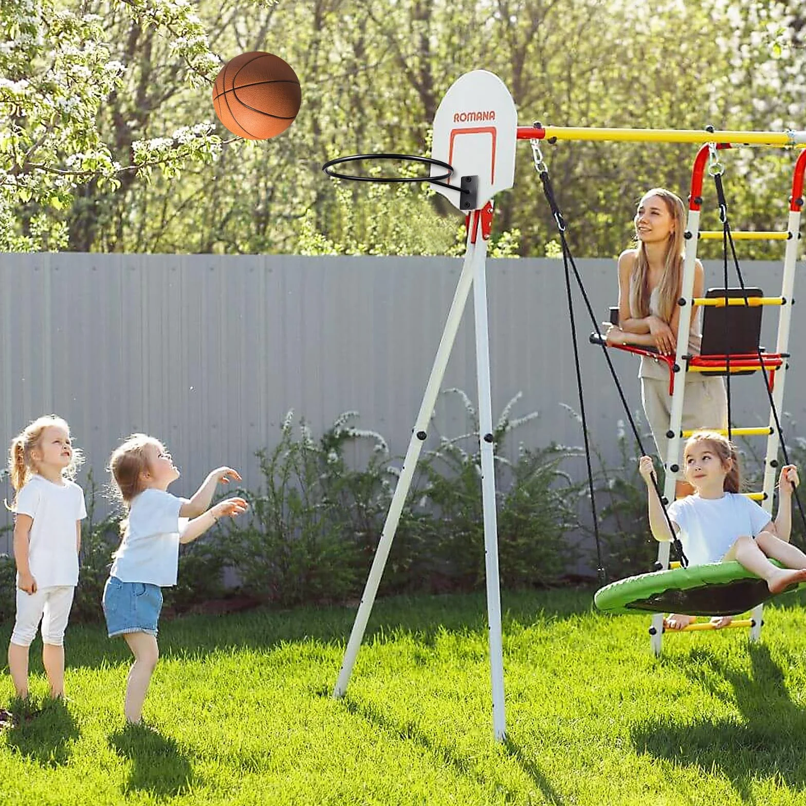 Soporte para Balones de Pared 4 Unidades, Soporte Metálico Resistente para Baloncesto Fútbol Voleibol y Rugby, Accesorios de Almacenamiento Deportivo con Tornillos Incluidos