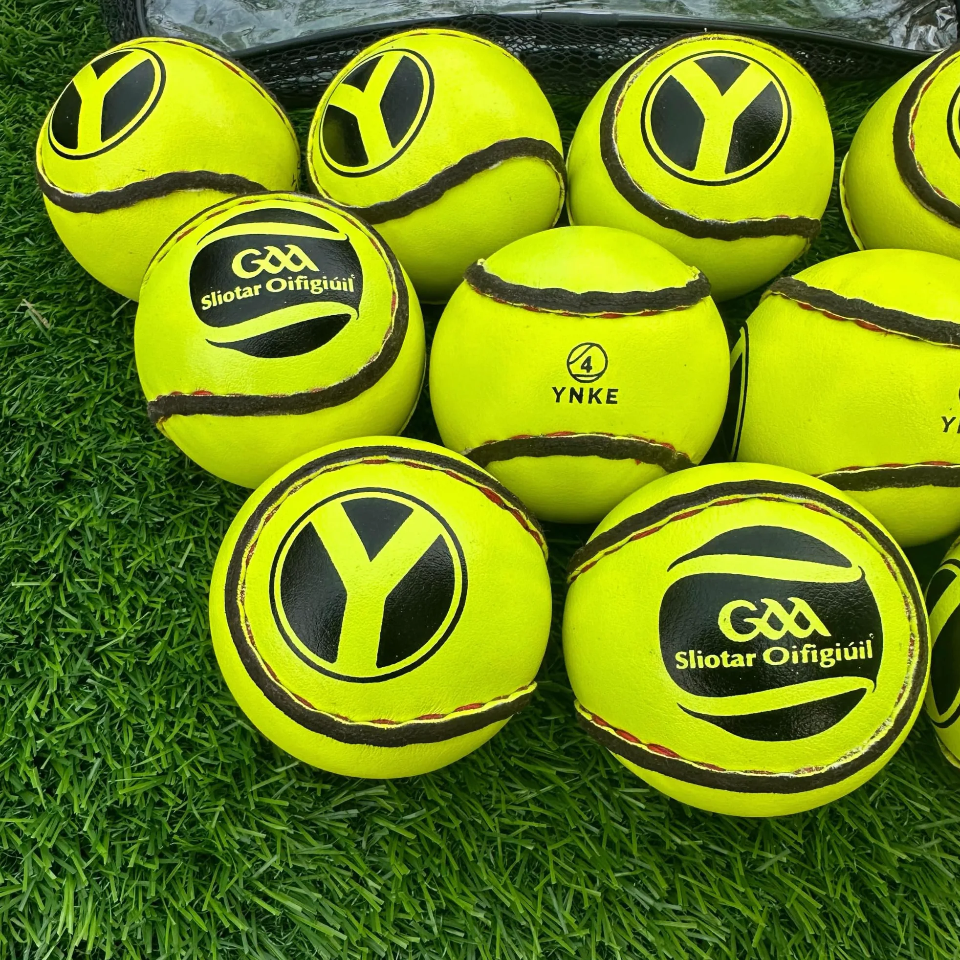 YNKE Hurling Balls Sliotars GAA - Bolas tamaño oficial 4 con logotipo CLG (12 unidades)