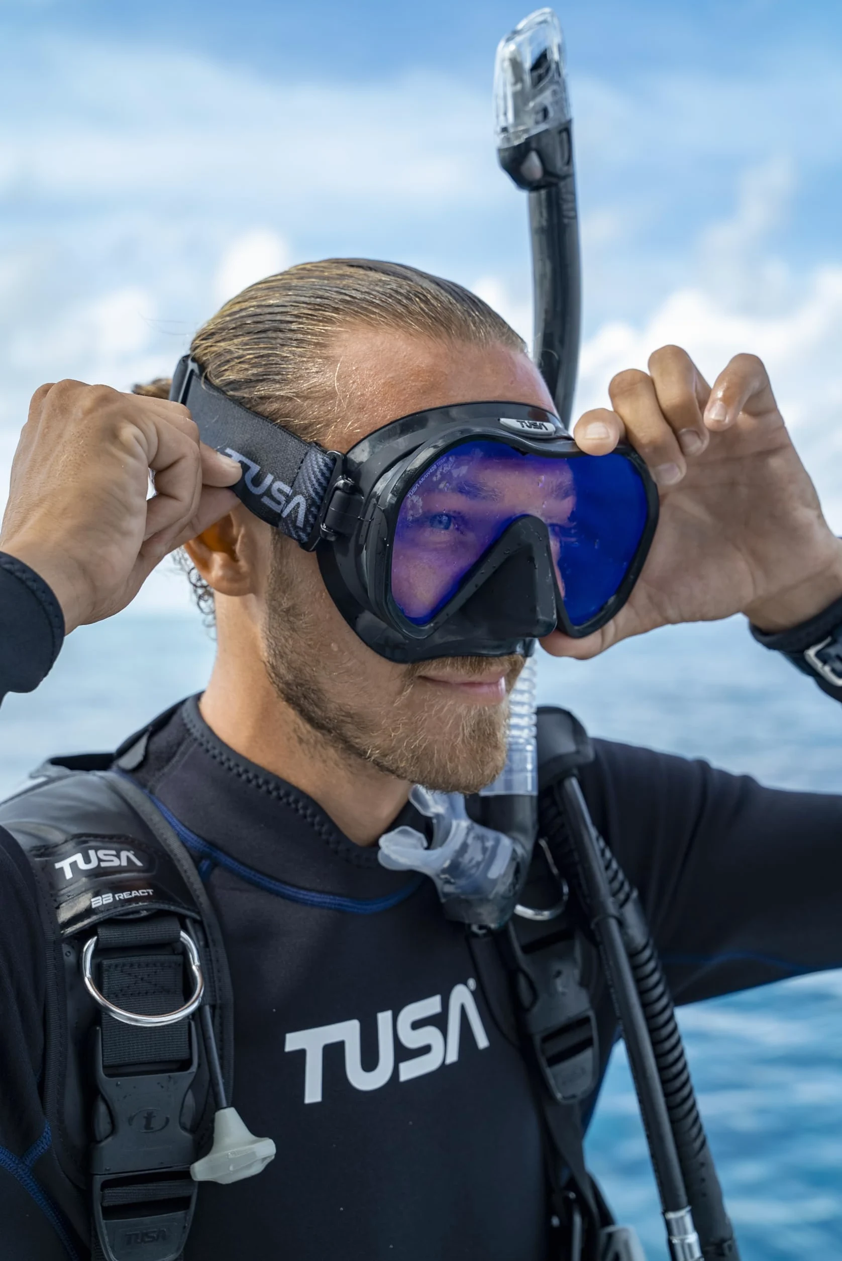TUSA M-1010F Zensee - Máscara de buceo con correa de tela, color blanco