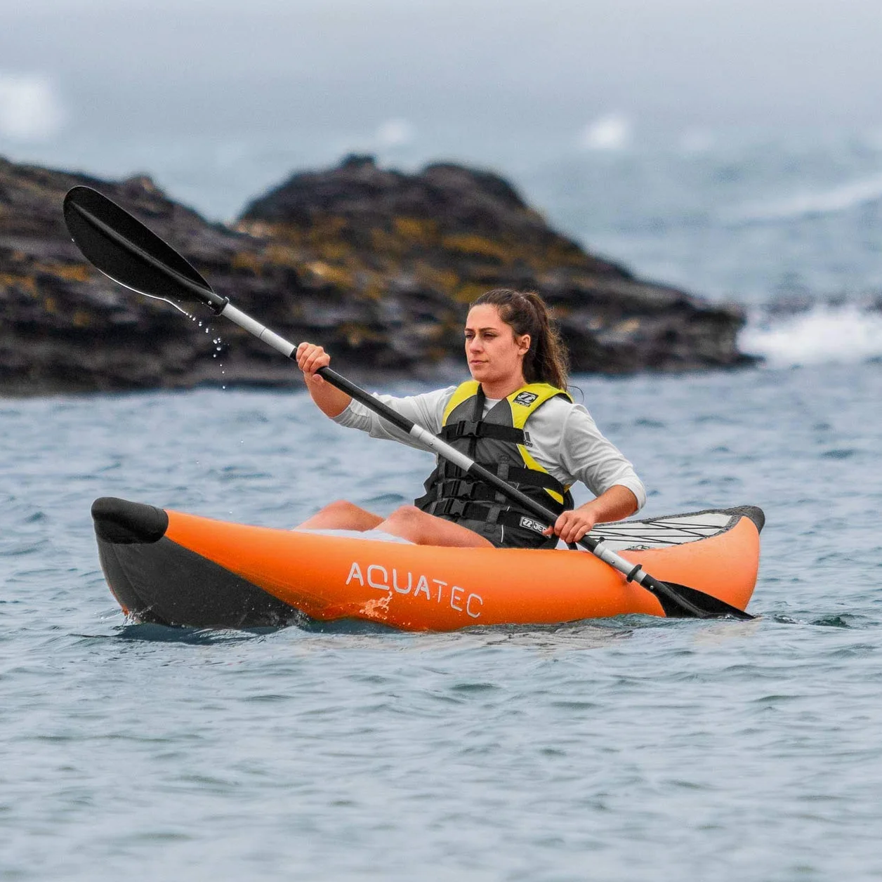 Kayak AQUATEC | Kayak inflable de aventura y pesca | Barco inflable disponible como Kayak individual o Kayak doble | Bolsa y paletas de kayak incluidos (Individual, Hudson (intermedio))