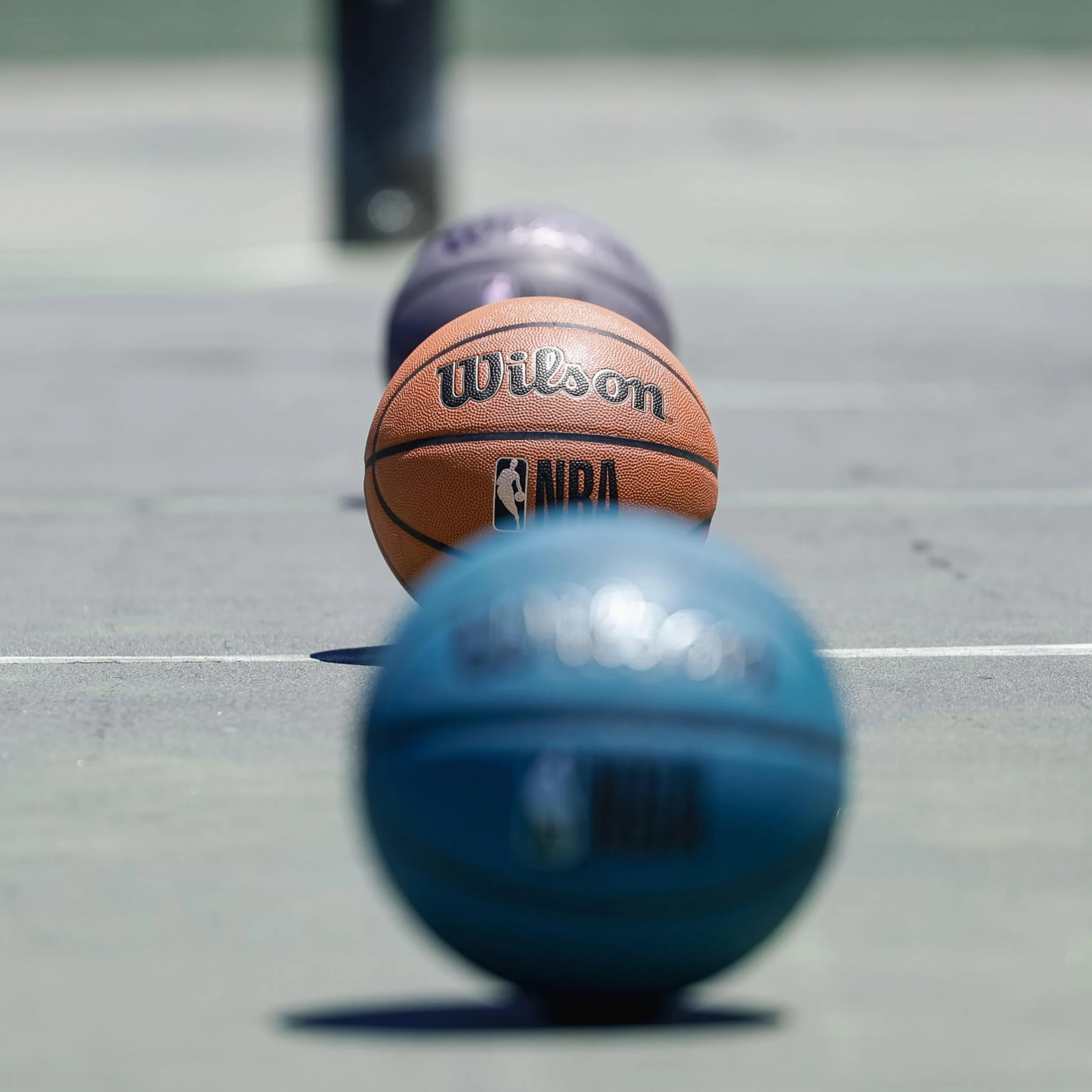 Wilson NBA Forge Plus Balón de Baloncesto para Interiores y Exteriores, Granate, tamaño 7-29.5 Pulgadas