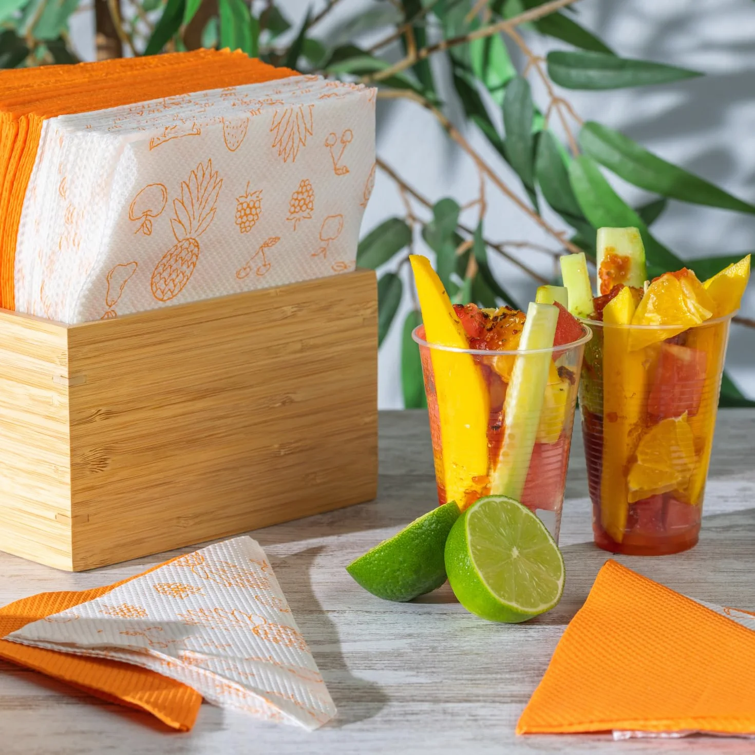 Renova Servilletas de Papel Red Label 140 Unidades Mitad Blancas Decoradas Mitad Color Tamaño Estándar