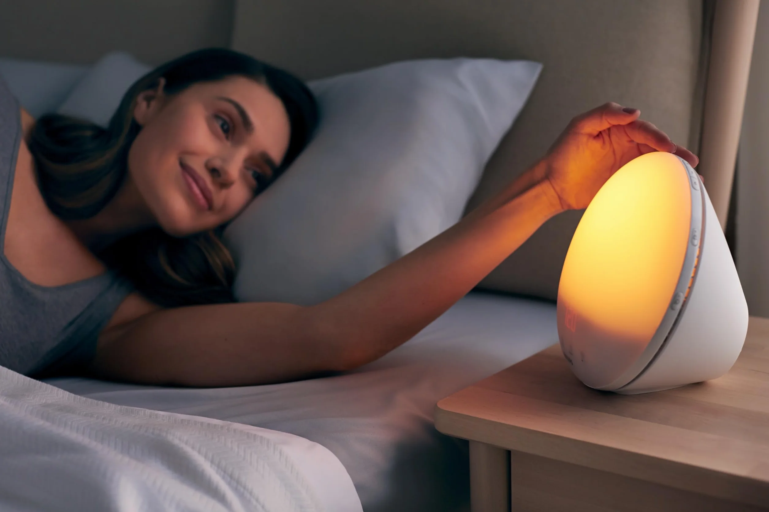 PHILIPS HF3519/01 Despertador de luz con simulación del amanecer, Radio FM, lámpara de lectura, 5 sonidos naturales, Alarma diferida
