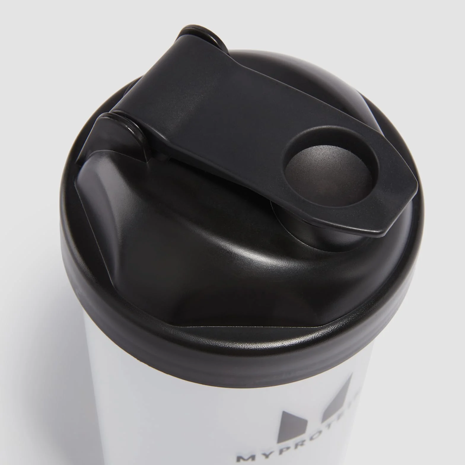 Myprotein Botella mezcladora 600 ml negro/transparente con bola mezcladora para batidos de proteínas