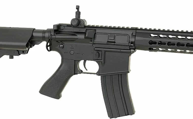 Fusil réplica M4 Airsoft Negra Modelo CM.515 de la Marca Cyma. Potencia 1 Julio. Incluye batería y Cargador de batería