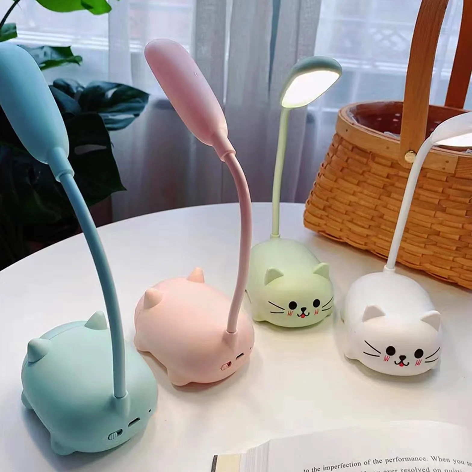Lámpara LED de escritorio recargable por USB, mini luz nocturna de gato plegable, luz de mesa portátil rosa