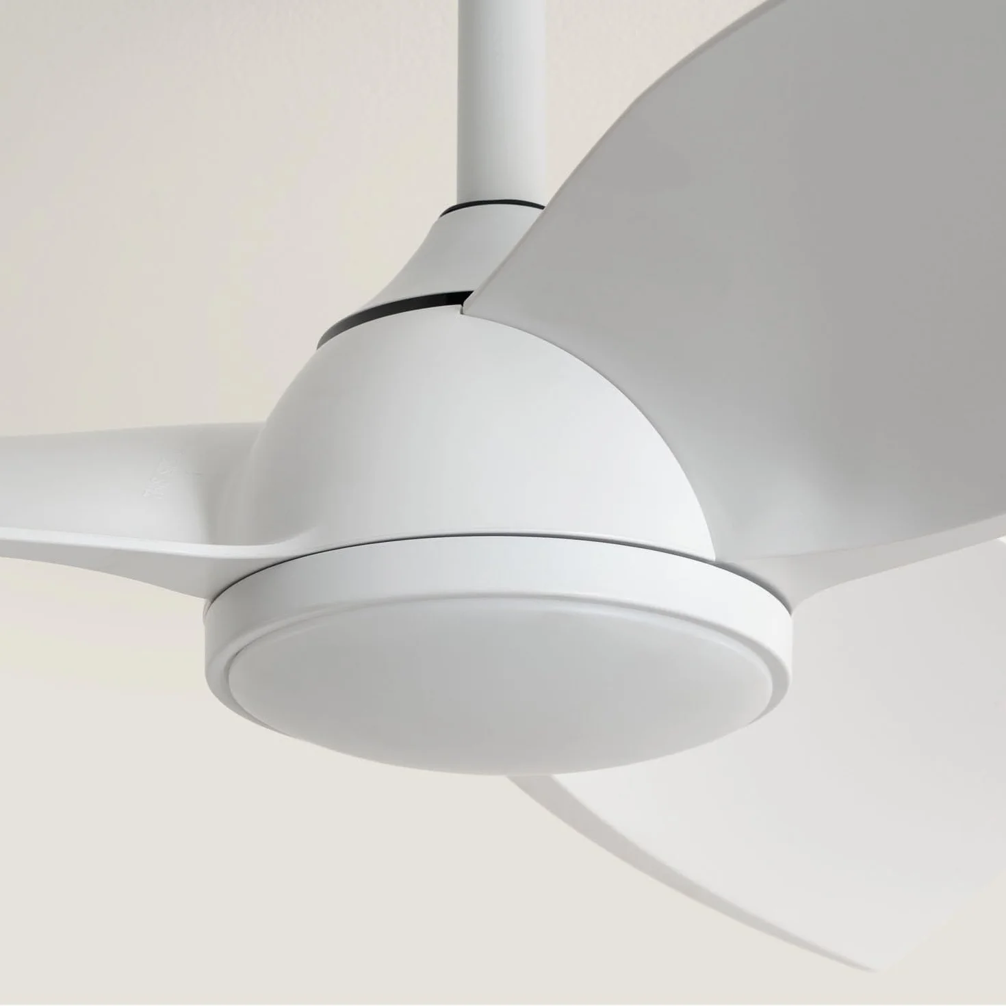 LEDKIA LIGHTING Ventilador de Techo Poros Evo Blanco 90 cm LED CCT Motor DC 30W 6 Velocidades Mando