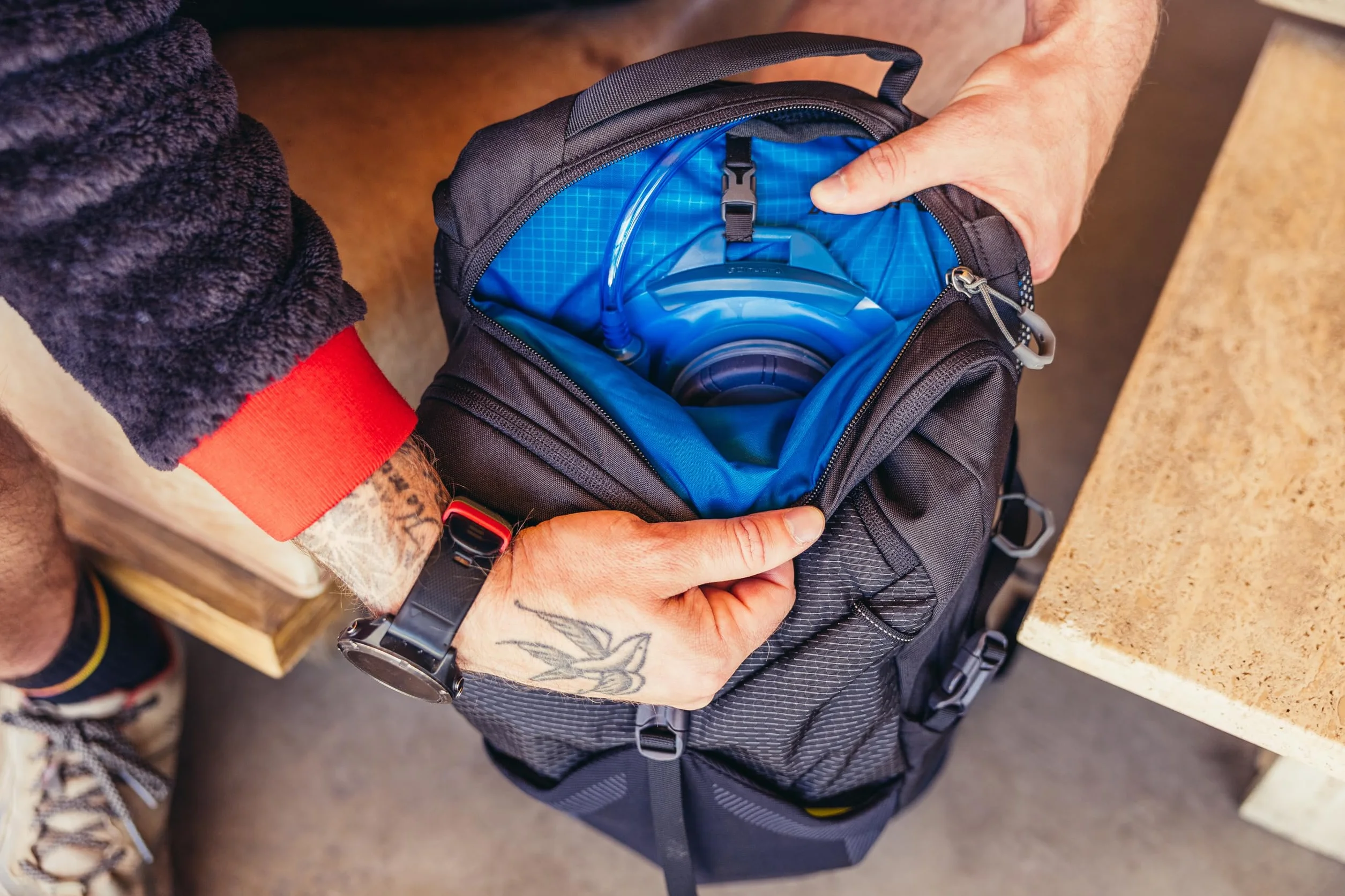 Gregory Essential Hiking - Nano 20 - Mochila Casual, 52 cm, 20 L, 0.54 KG, Mochila ligera de día, compatible con sistema de hidratación, mochila colorida, Verde (Terrain Green)