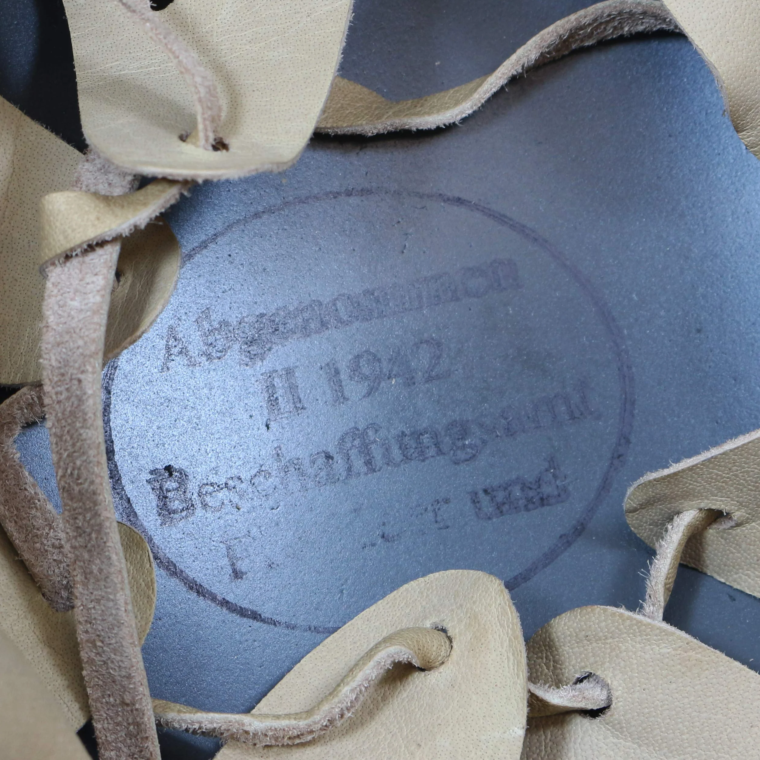 Reproducción de casco de acero M42 del ejército alemán de la Segunda Guerra Mundial con forro de cuero y correa para la barbilla