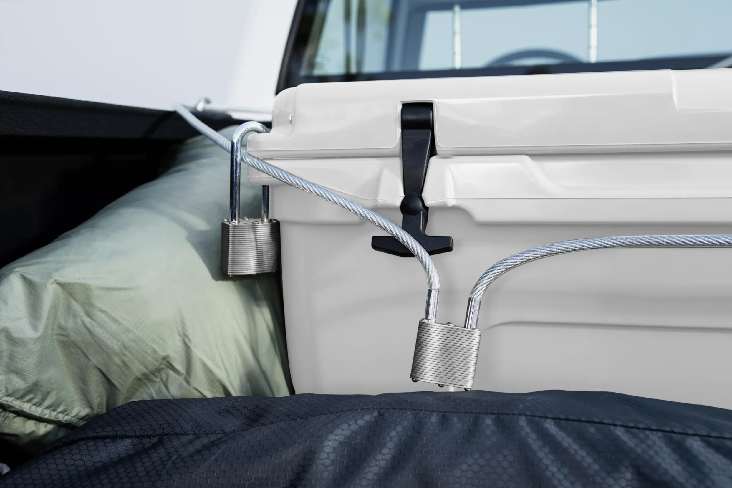 Cooler Steel Cable Commando Lock - Candado de cable recubierto de acero de 8 pies, 2 candados resistentes a la intemperie de grado militar, con llave igual, para refrigeradores, bicicletas, barcos