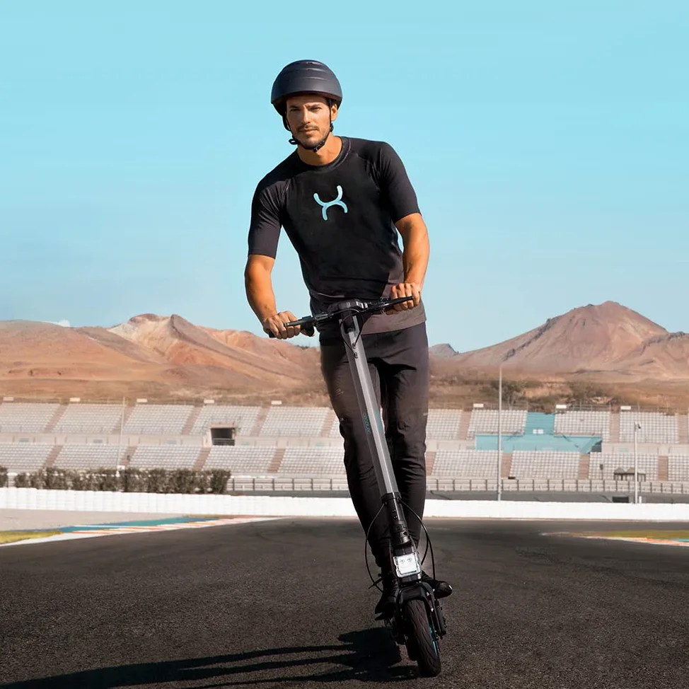 Cecotec Patinete Eléctrico Bongo Serie S+ MAX Infinity. 750 W y 36V, Tracción Trasera, Autonomía de hasta 30 km, Ruedas Tubeless de 10", 4 Modos, Doble Sistema de Frenado, Homologado