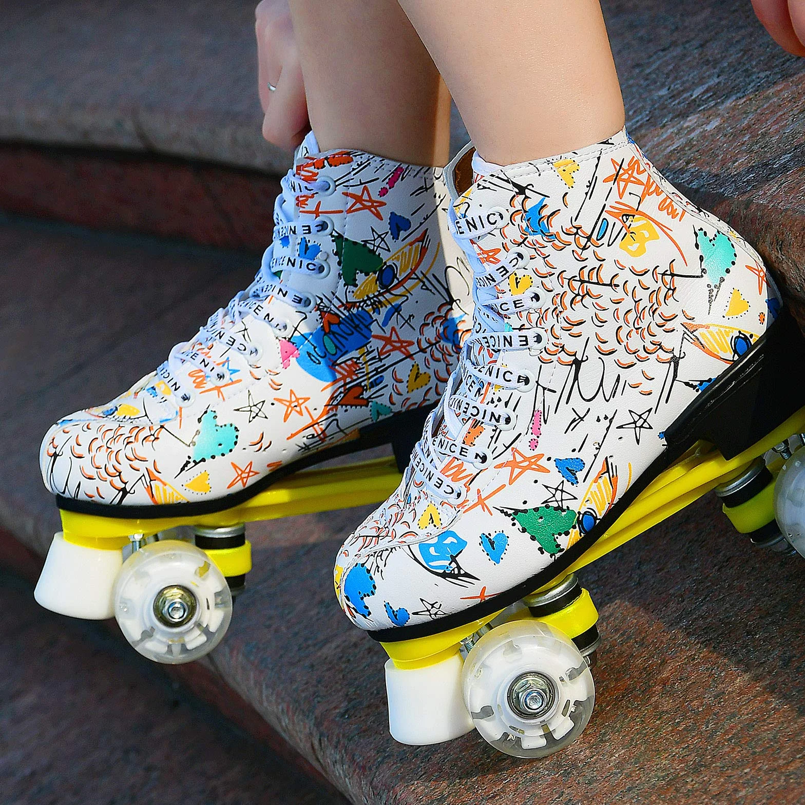 Patines LED 4 Ruedas Top Alto Clásico Adulto Diseño Graffiti