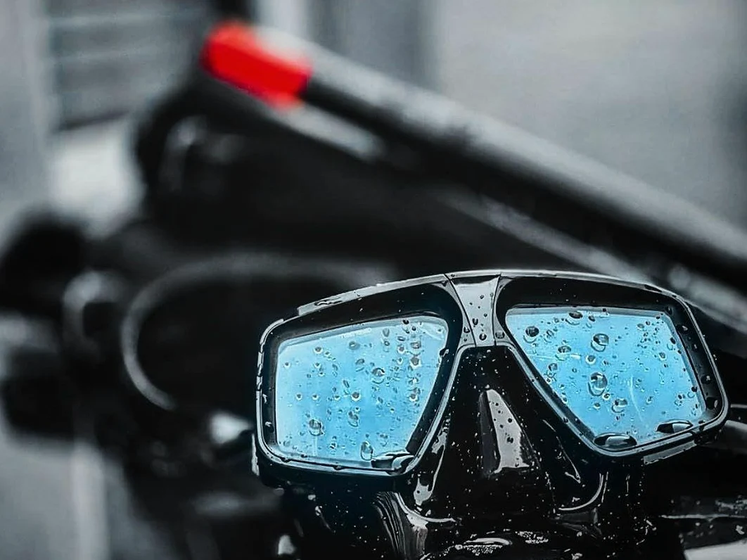 ATACLETE Máscara de buceo de doble lente Buds de bajo volumen para buceo, esnórquel y entrenamiento militar subacuático, grado profesional, diseño de perfil bajo