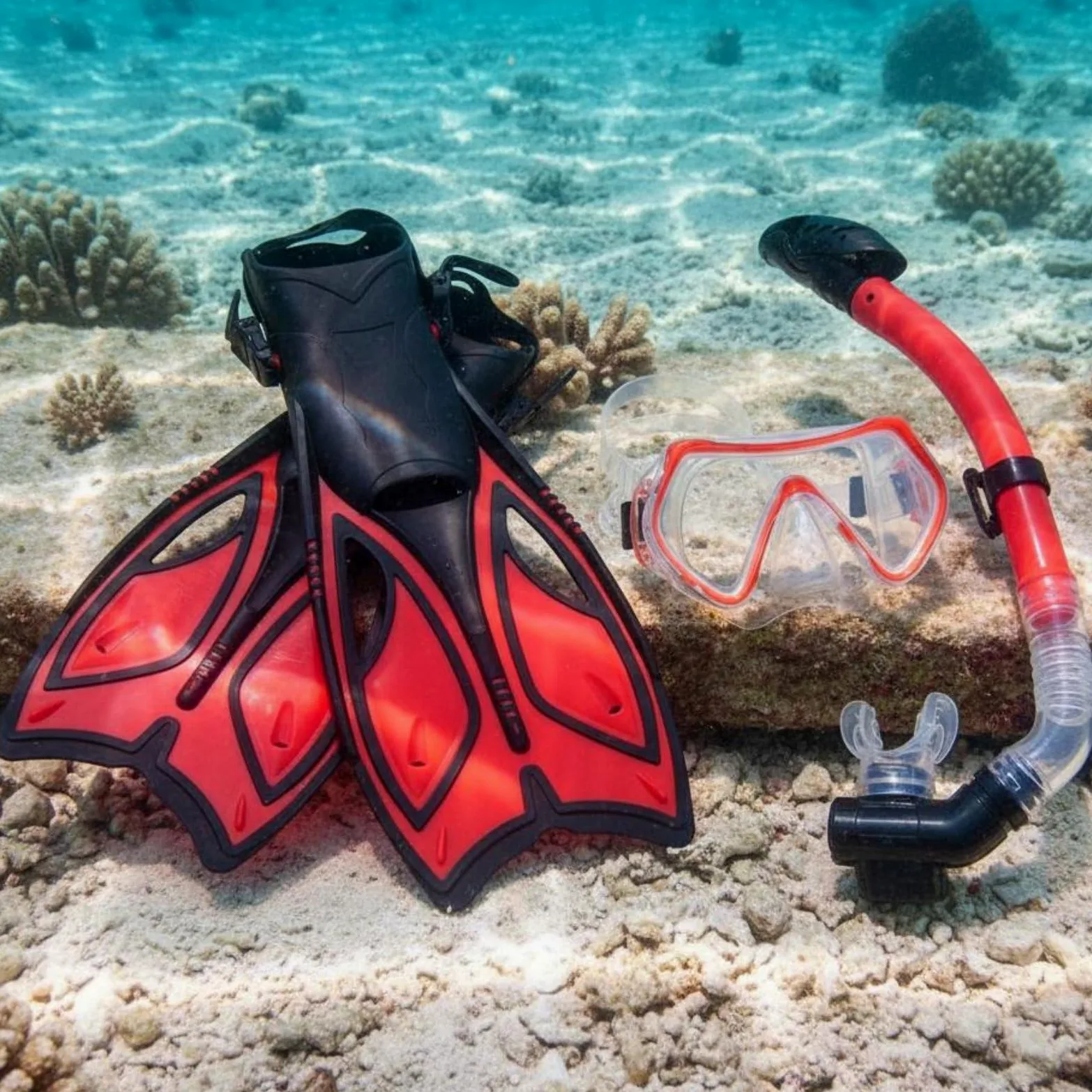 Amagogo Aletas y Máscara Equipo de Snorkel Conjunto Completo Gafas Visión Panorámica Silicona Flexible Tubo Seco Cierre Automático Aletas Ligeras Reducción de