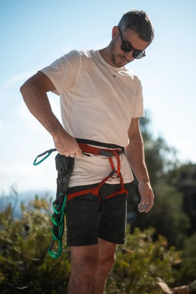 FIXE - Arnés Ágil de Escalada Deportiva y Indoor - Triple Webbing para Confort y Estabilidad - Hebillas de Aluminio Ajustables