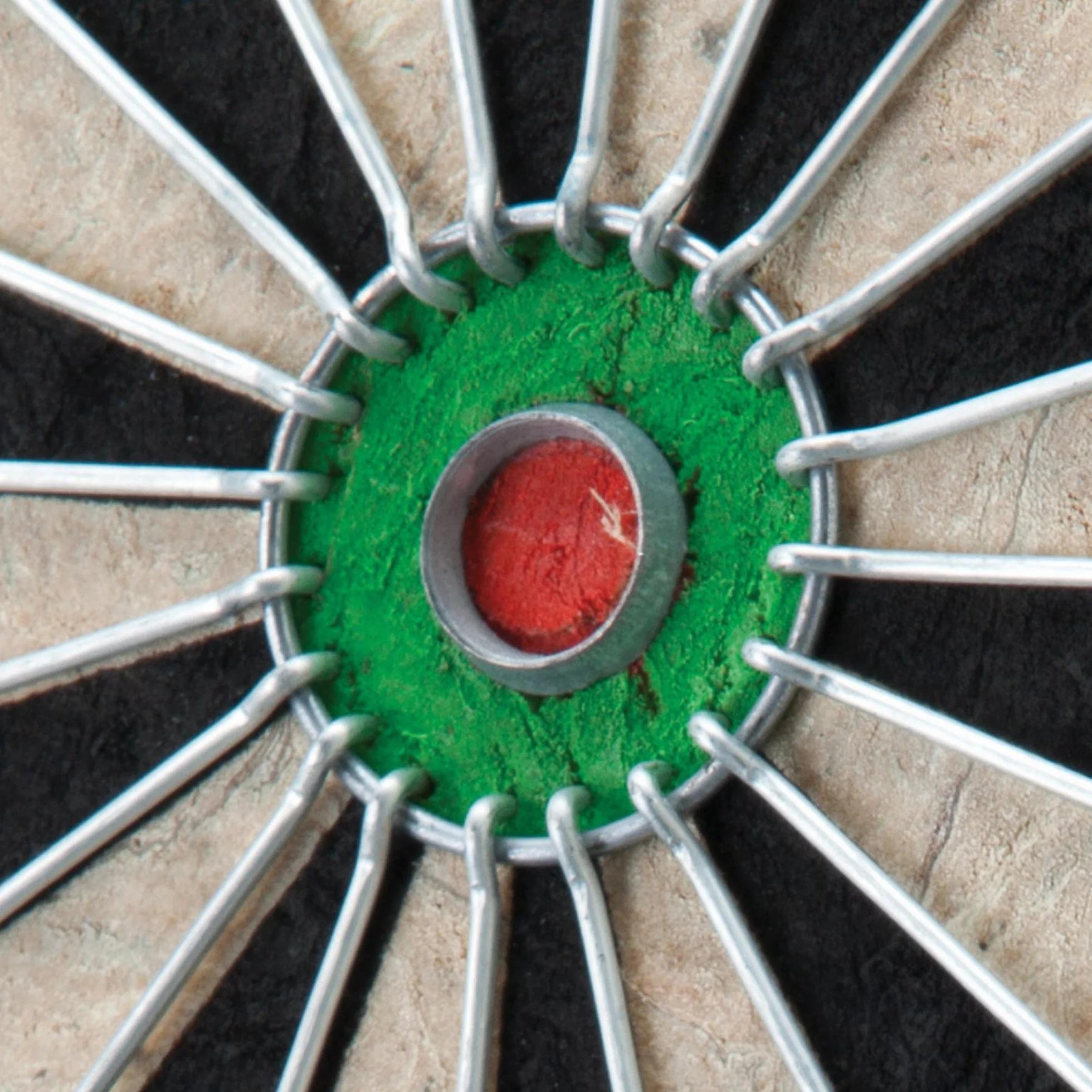 Shot King Regulation Bristle Steel Tip Dartboard Set 17.75 Inch Staple-Free Bullseye Galvanized Metal Spider Wire 6 Darts
