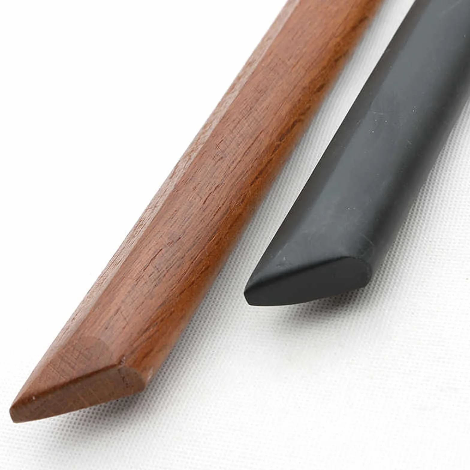 Espadas de Madera para Entrenamiento de Kendo de 100 cm,Espada samurái de Madera,bokken Artesanal para Entrenamiento,Cosplay,utilería,actuaciones y Regalos (Negro/marrón)