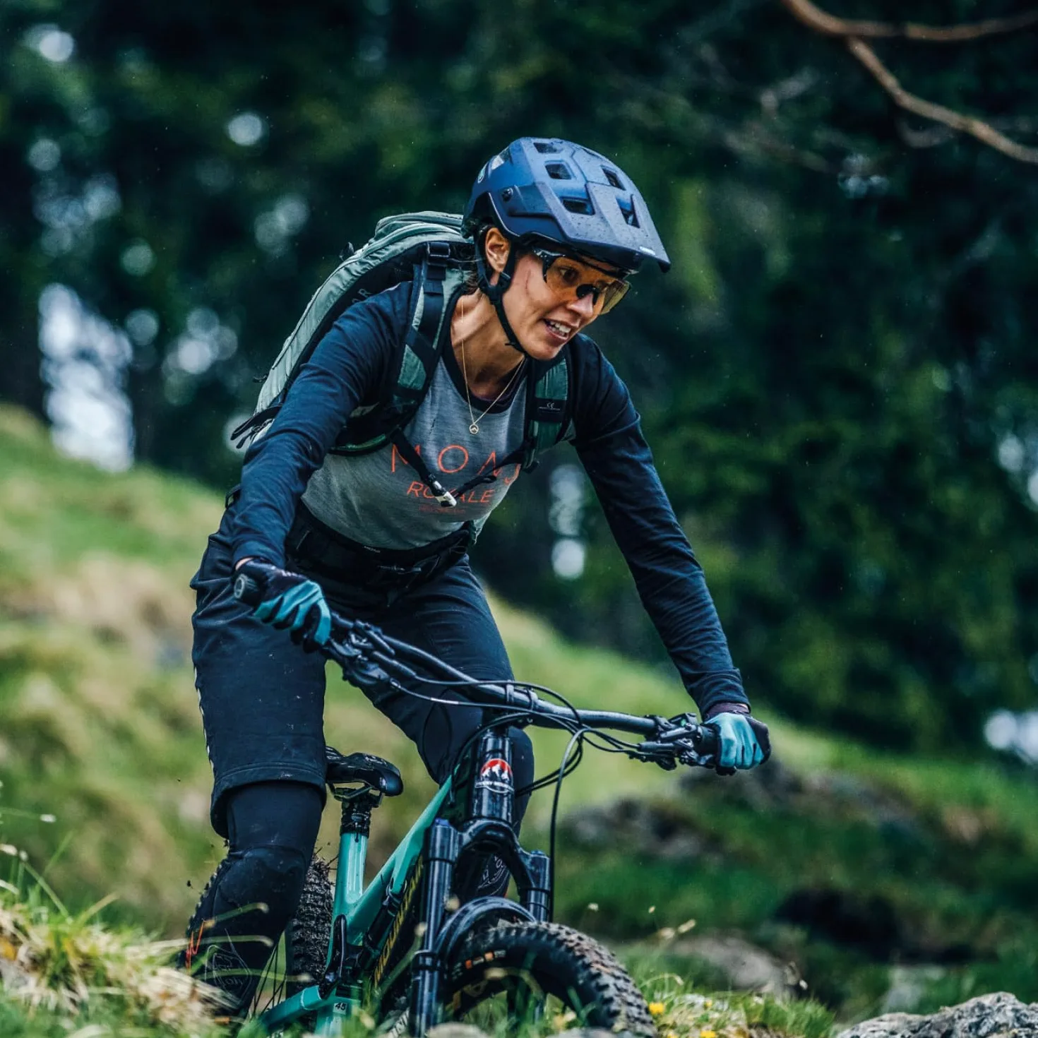 ABUS MoDrop - Casco de bicicleta de montaña robusto con buena ventilación para ciclistas de montaña, ajuste personalizado, para hombre y mujer