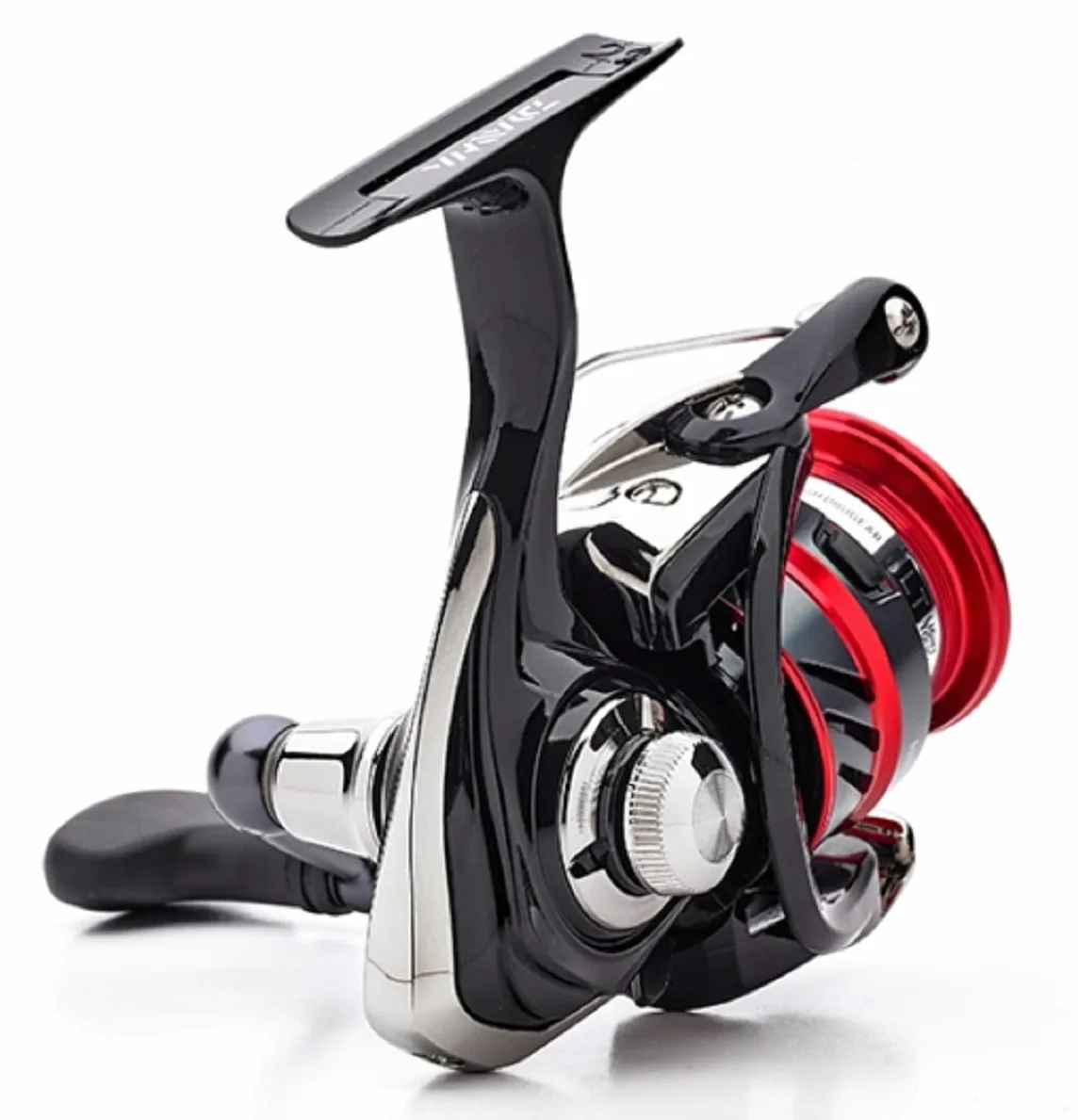 Daiwa Ninja LT 3000C XH, Carrete Giratorio con Freno Delantero, Compacto Body, NJ18LT3000CXH