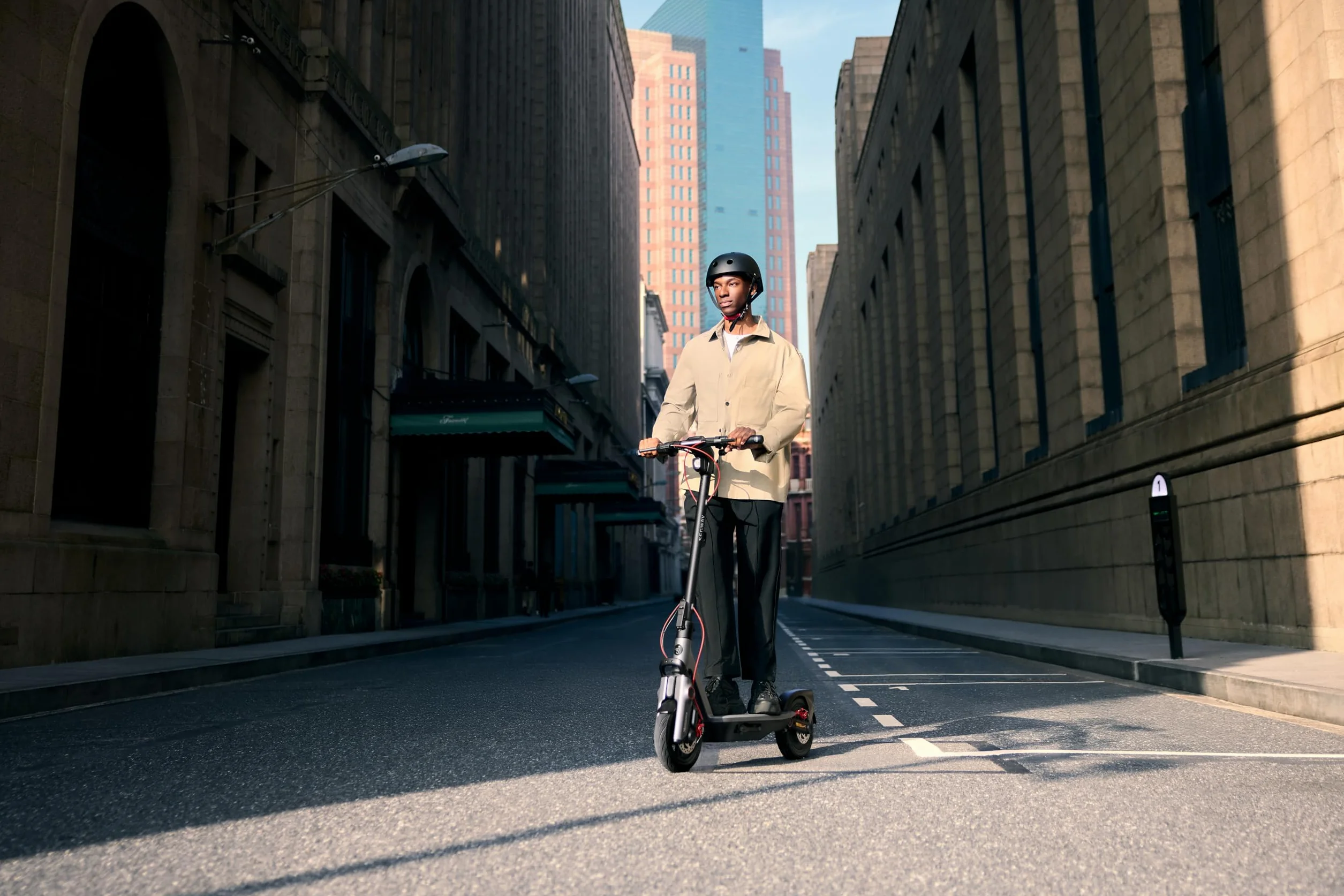 Segway-Ninebot Patinete Eléctrico F3 Pro Adultos 25km/h 70km Autonomía Suspensión Hidráulica