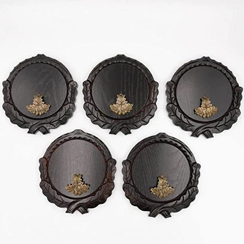 GTK - Juego de 5 placas de cuña talladas oscuras AF 16 cm con 5 hojas de roble, portada pequeña, tabla cuña, tabla de especias, placa de trofeos