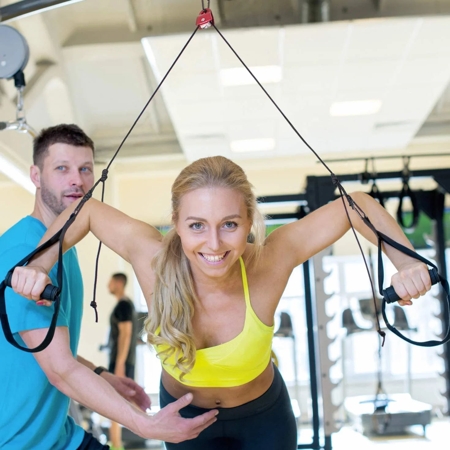 High Pulse Entrenamiento Suspension (7 Piezas) – Kit Fitness + polea, Anclaje para Puerta, fijación para Pared, póster, Cartel para Puerta, Funda y Banda de Resistencia