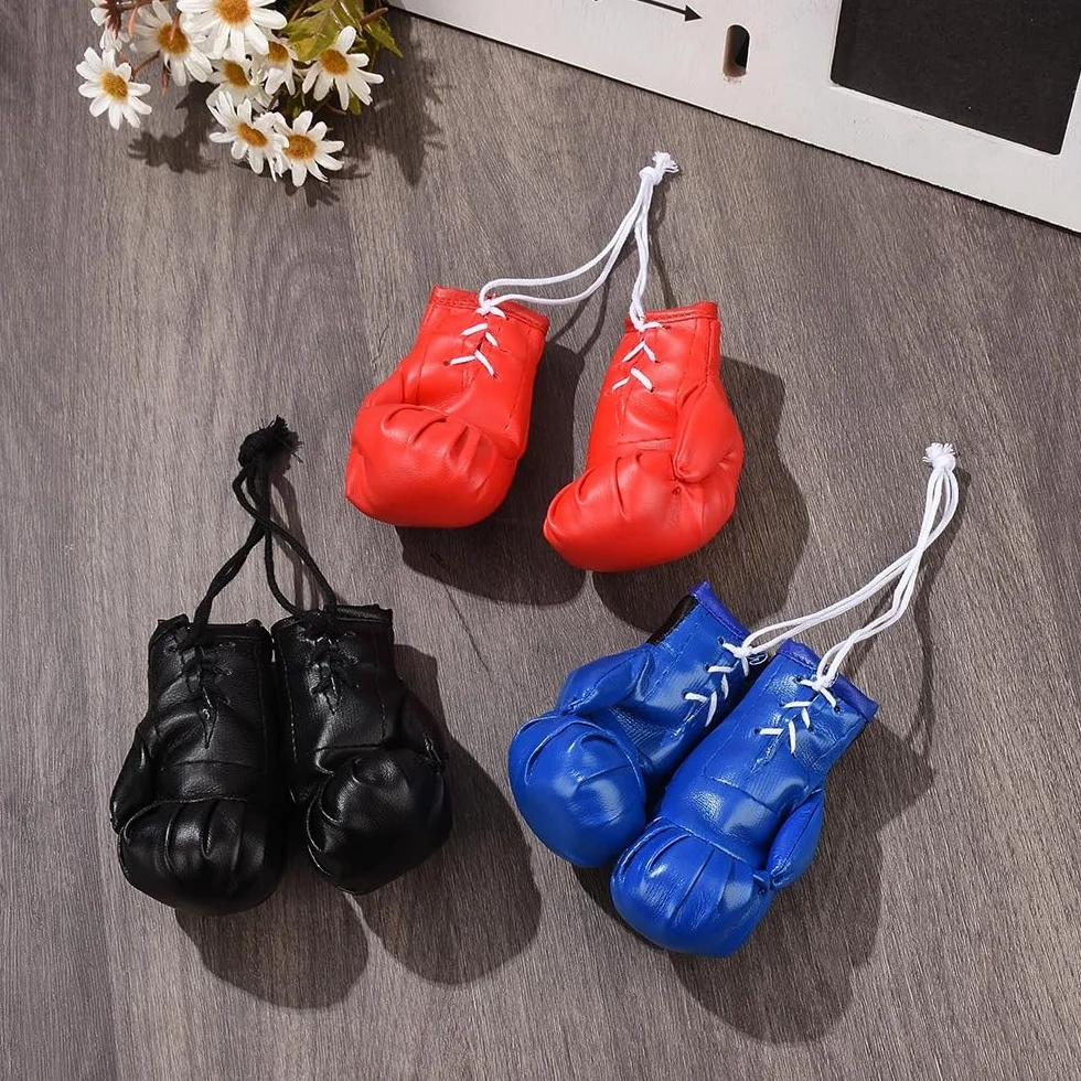 JSCARLIFE Mini guantes de boxeo para espejo de coche, guantes de boxeo en miniatura, recuerdos de fiesta de boxeo, adornos de Navidad, decoración colgante para el hogar, accesorios de coche, bolsa
