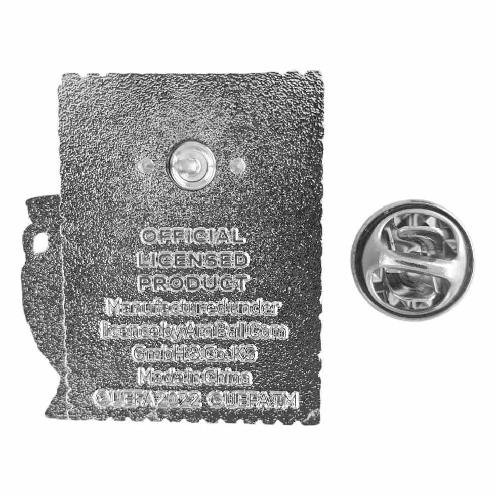 AMBALLCOM | Réplica en miniatura de la Copa Uefa EURO 2024 | Pin's anfitrión - Varias ciudades | 23x31mm | Tarjeta en papel | Regalo para los fanáticos del fútbol