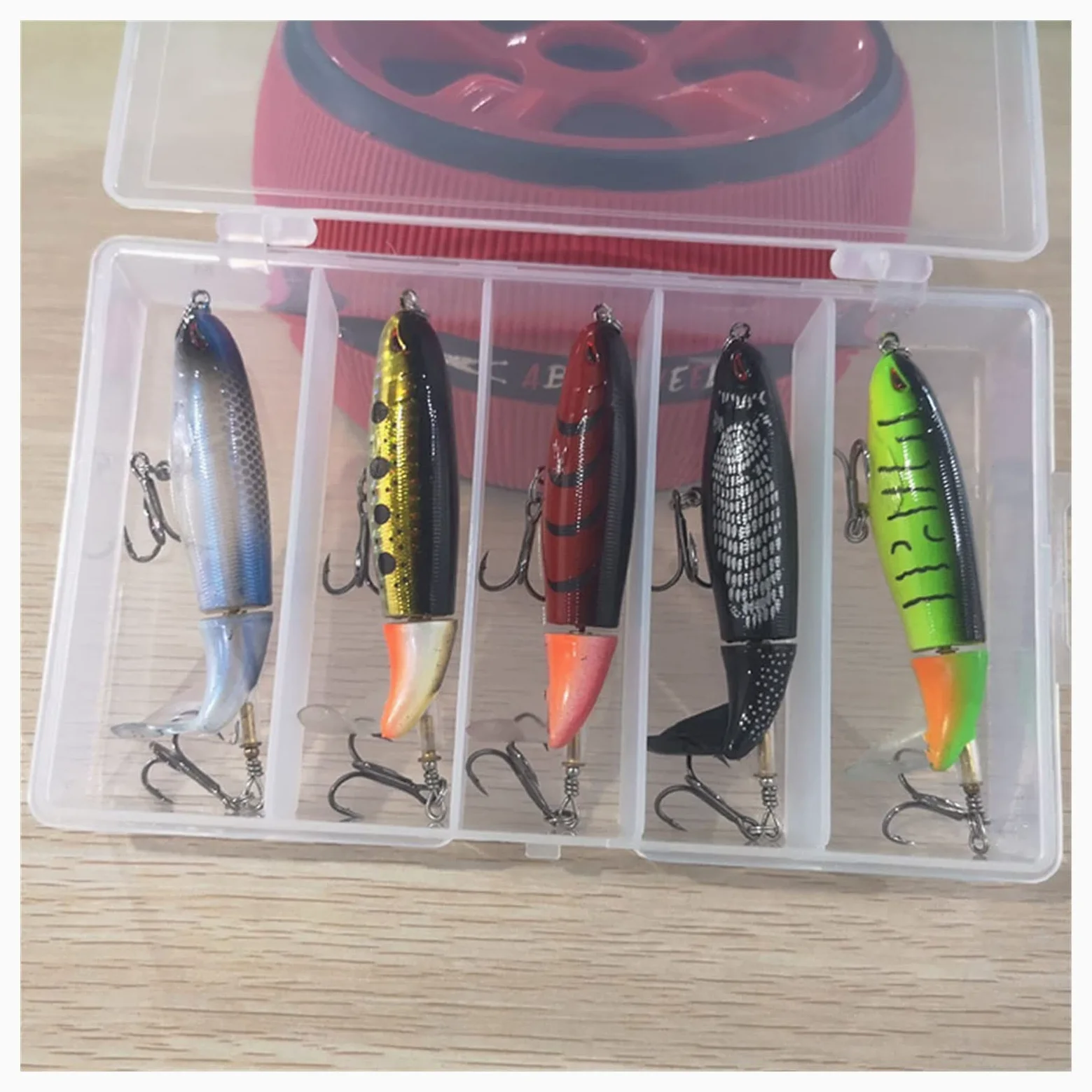 Señuelos de Pesca Juego de señuelos de Pesca Cebo con Caja de rotación Cait Hard Bait Fuerza de Pesca de Cebo Artificial Ganchos Duros Bass Fishing Tackle 5pcs Cebos Artificiales