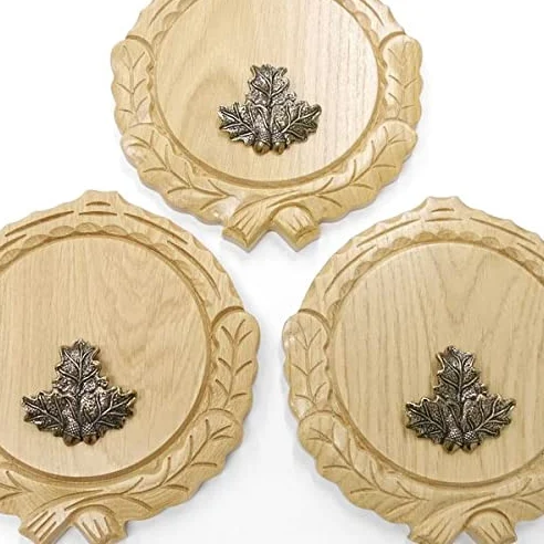 GTK 3 placas de cuña talladas de roble claro AF 14 cm con 3 hojas de roble, cubierta para cuñas, tabla de especias, placa para trofeos