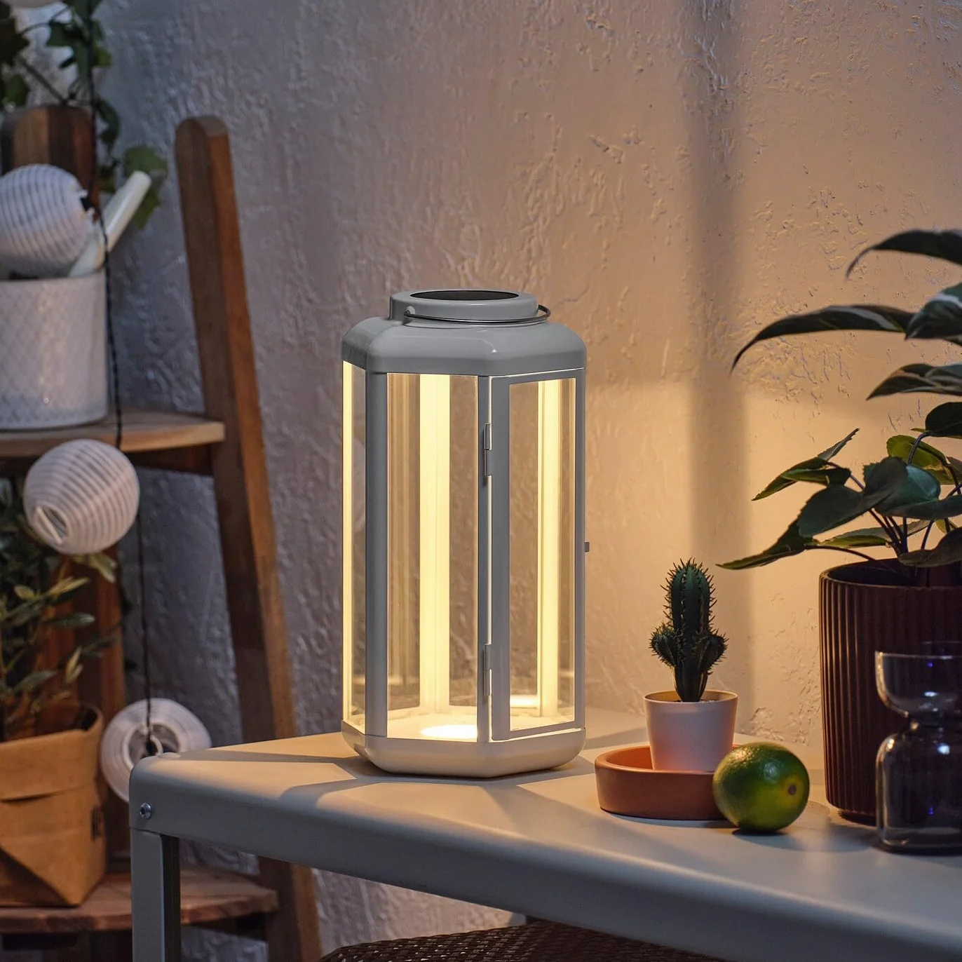 IKEA SOLVINDEN Lámpara de mesa LED solar linterna blanco 28 cm