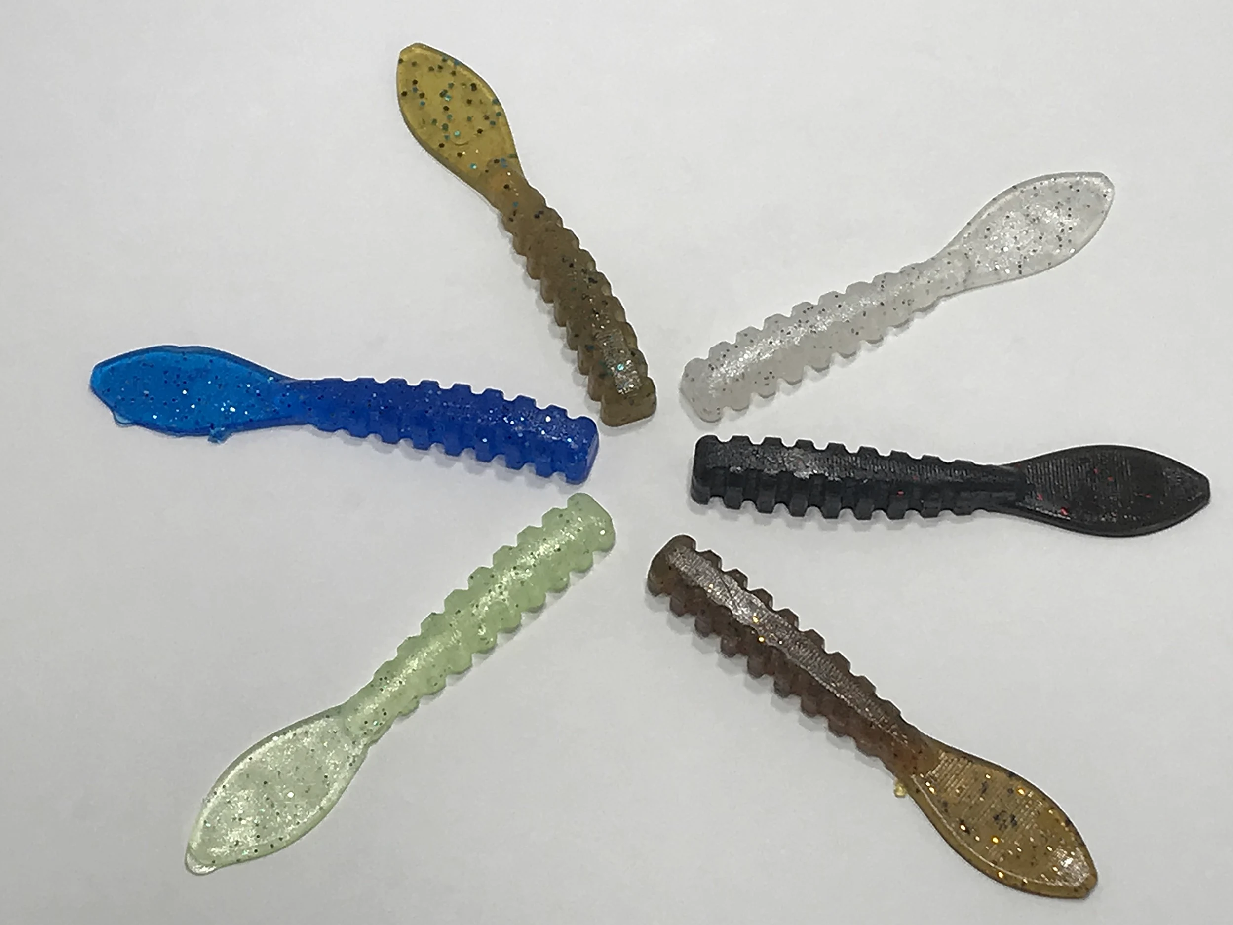 Fusion X Fishing Juego de 6 cubos de plástico para hacer señuelos de pesca, más de 16 onzas (1 pinta), resina total