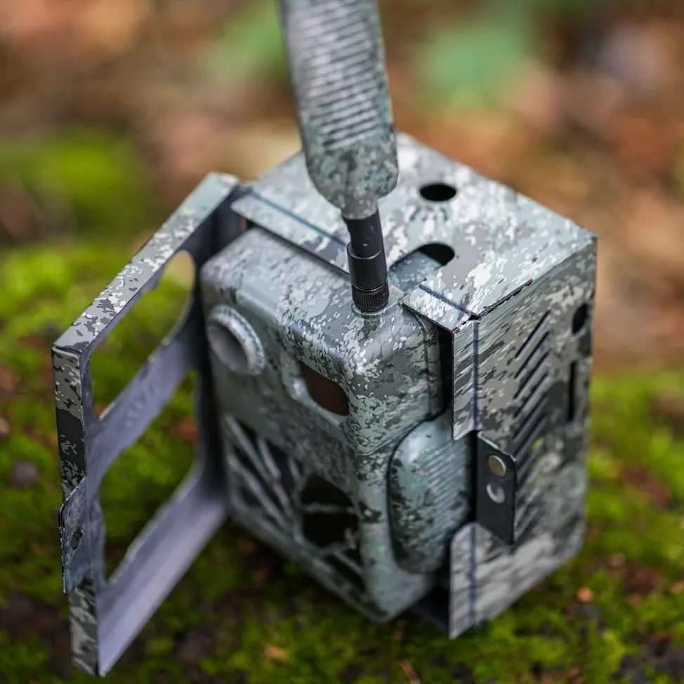 Zeiss Caja Protectora para Cámara de Caza Secacam 7 | Caja Metálica de Seguridad y Protección contra el Vandalismo para Cámaras de Naturaleza, con un Diseño Clamuflado y Resistente a la Intemperie