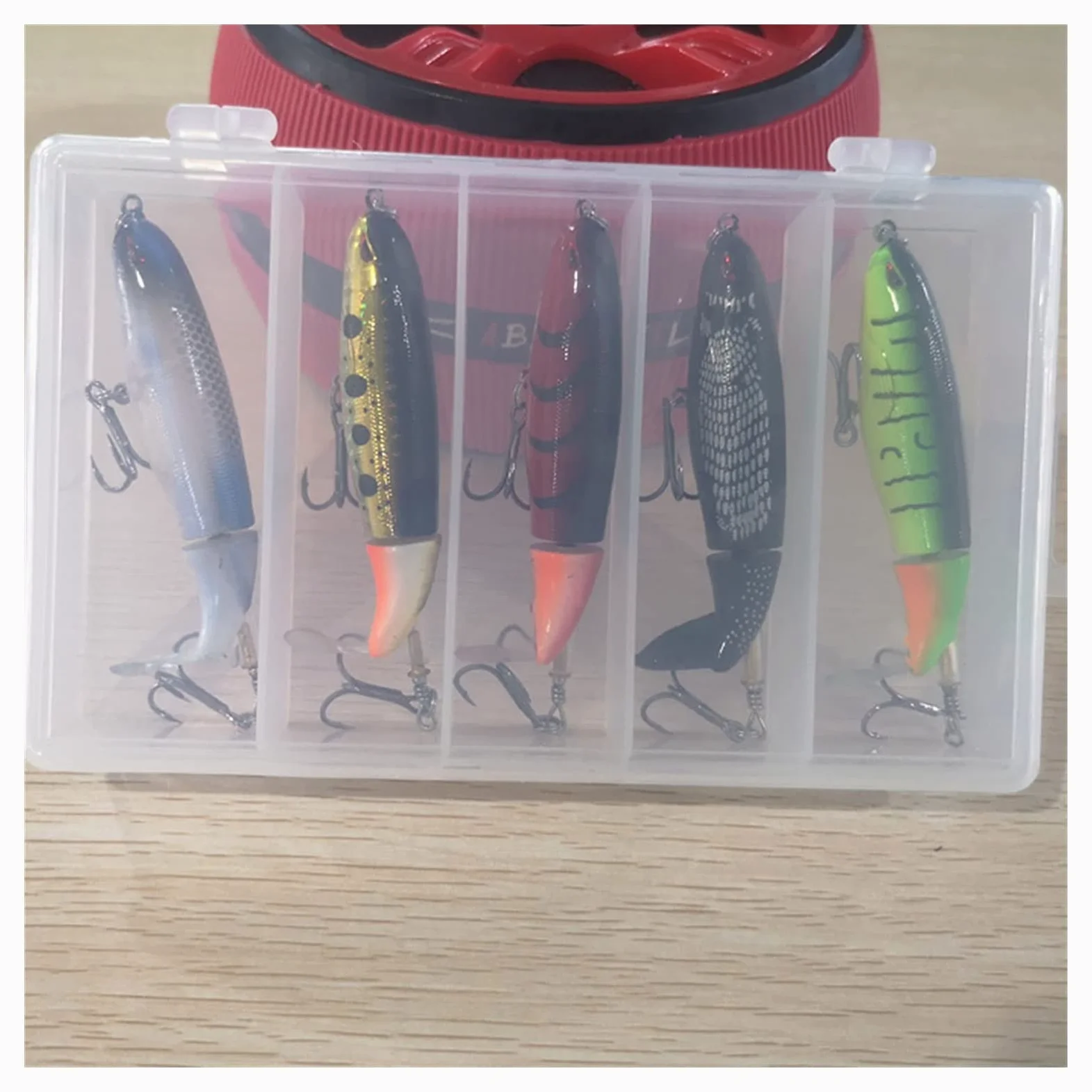 Señuelos de Pesca Juego de señuelos de Pesca Cebo con Caja de rotación Cait Hard Bait Fuerza de Pesca de Cebo Artificial Ganchos Duros Bass Fishing Tackle 5pcs Cebos Artificiales