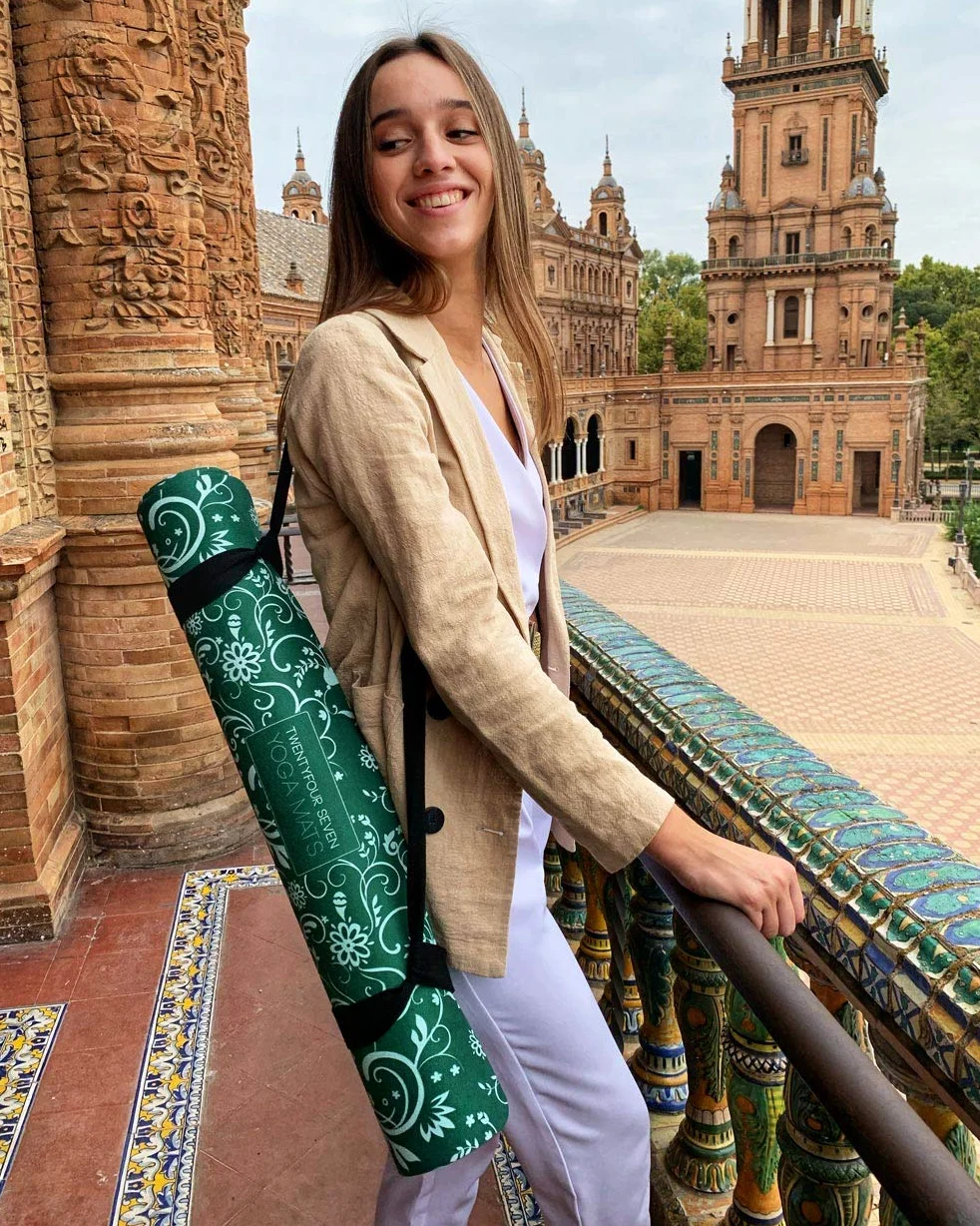 247YOGAMATS Esterilla de Yoga caucho y microfibra OLIVE FLORAL / 183 x 68 cm, 4 mm/Antideslizante/Apta lavadora/Yoga principiantes y avanzado/Cinta de transporte incluida