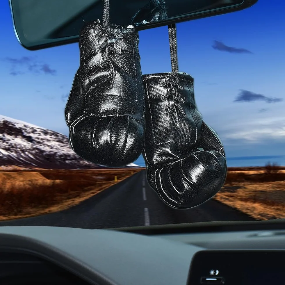JSCARLIFE Mini guantes de boxeo para espejo de coche, guantes de boxeo en miniatura, recuerdos de fiesta de boxeo, adornos de Navidad, decoración colgante para el hogar, accesorios de coche, bolsa
