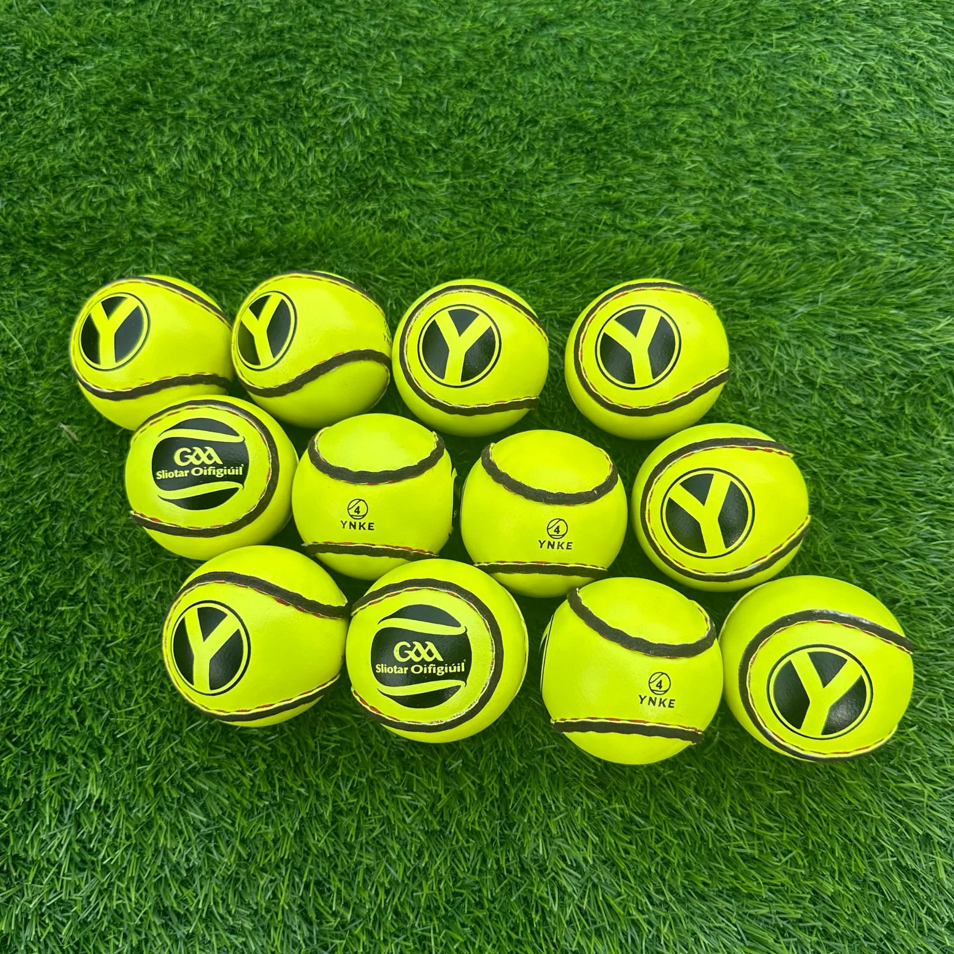 YNKE Hurling Balls Sliotars GAA - Bolas tamaño oficial 4 con logotipo CLG (12 unidades)