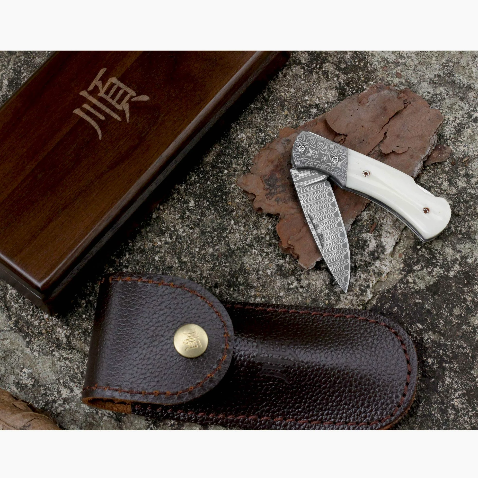 YOUSUNLONG Navaja de bolsillo y navaja 140mm - hoja de acero damasco - mango de hueso de toro