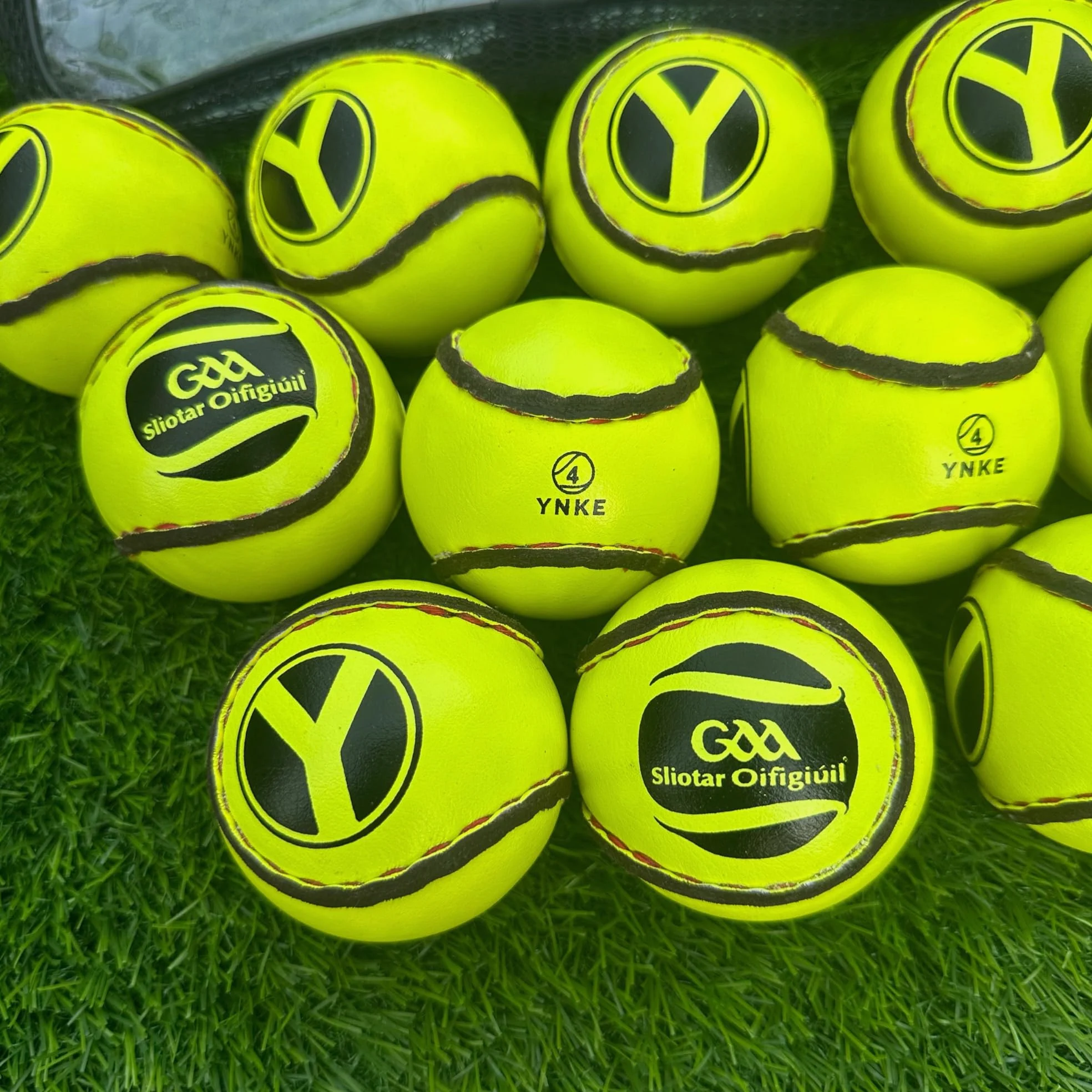 YNKE Hurling Balls Sliotars GAA - Bolas tamaño oficial 4 con logotipo CLG (12 unidades)