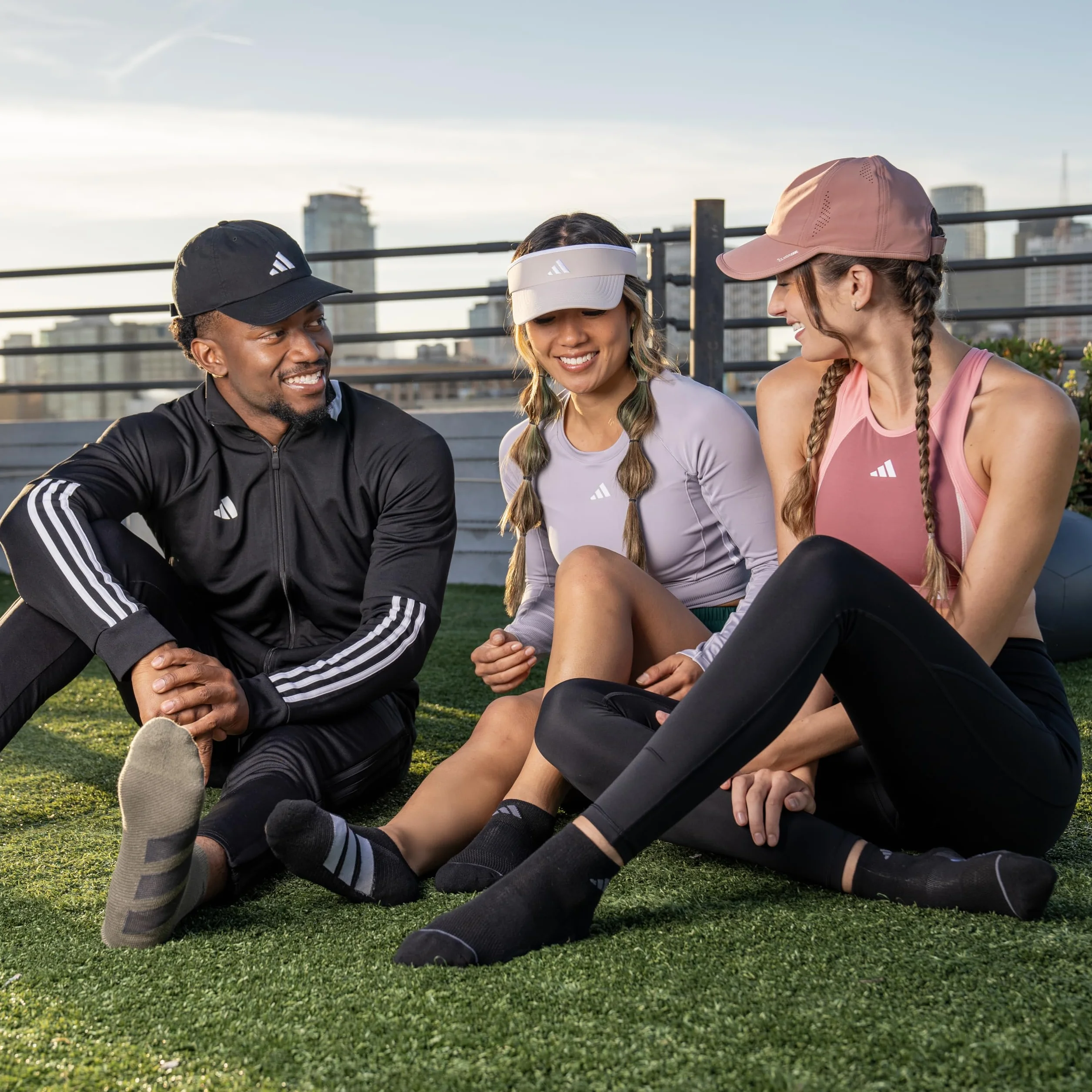 adidas Bolso pequeño para hombre y mujer, Premium/Negro, Talla única para todos
