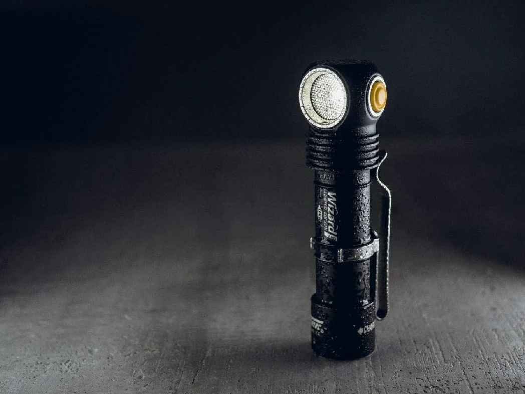 Linterna frontal LED Armytek Wizard Pro Nichia Blanco neutral 1400 lúmenes recargable por USB + Batería 18650 Li-Ion