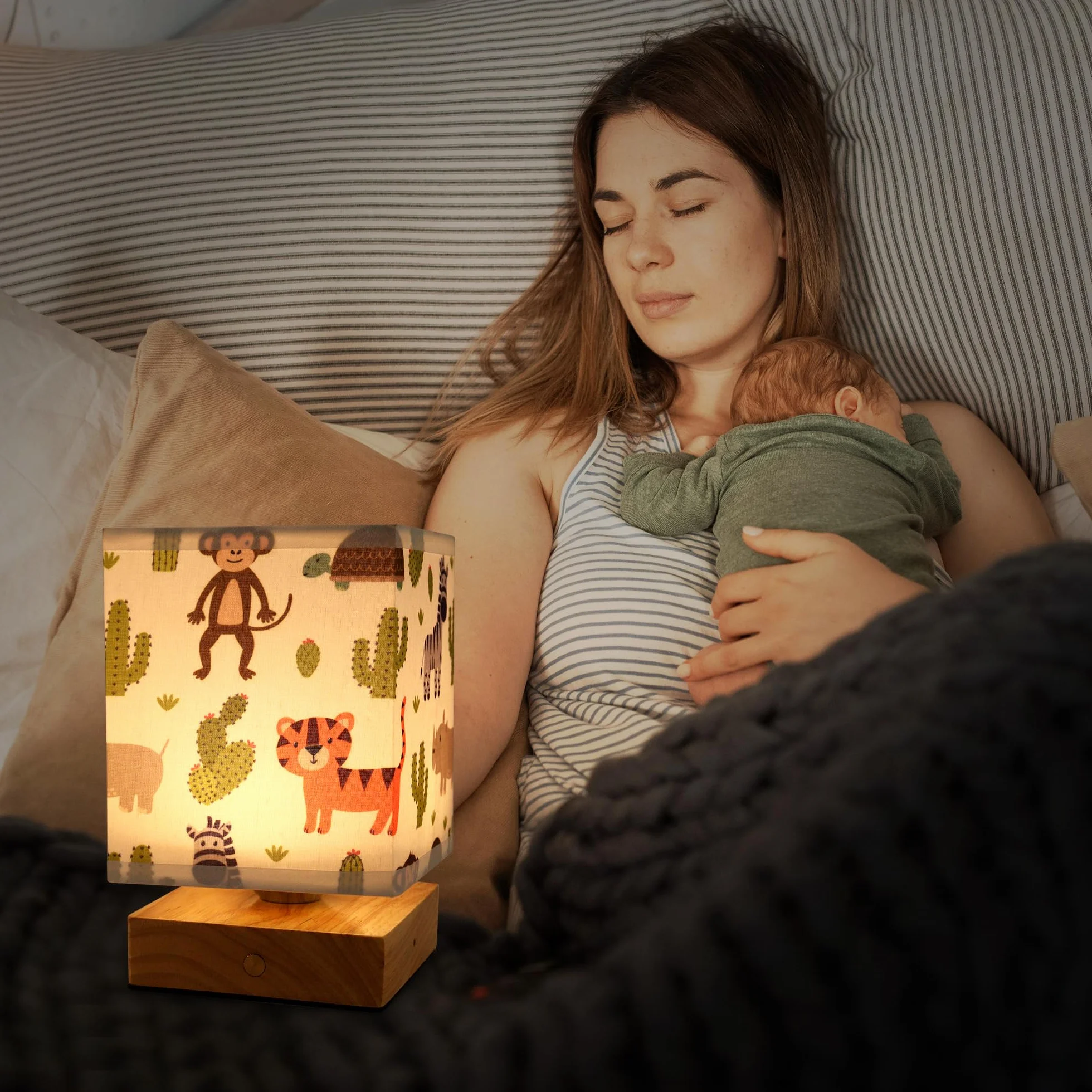 Lámpara de Mesita de Noche Infantil Recargable Luz Quitamiedos Niños Linterna Bebé Regalos