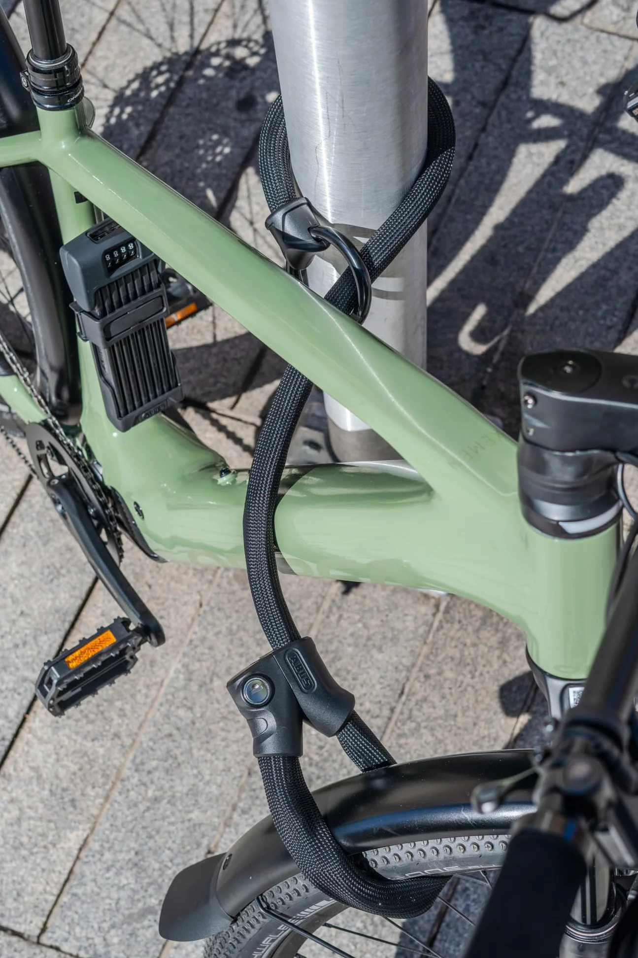ABUS Candado de Cadena Infinity Loop 1806, longitud 140 cm, negro | Candado para bicicleta con función Double-Loop, cadena cuadrada de 6 mm, funda IvyTex, cierre automático