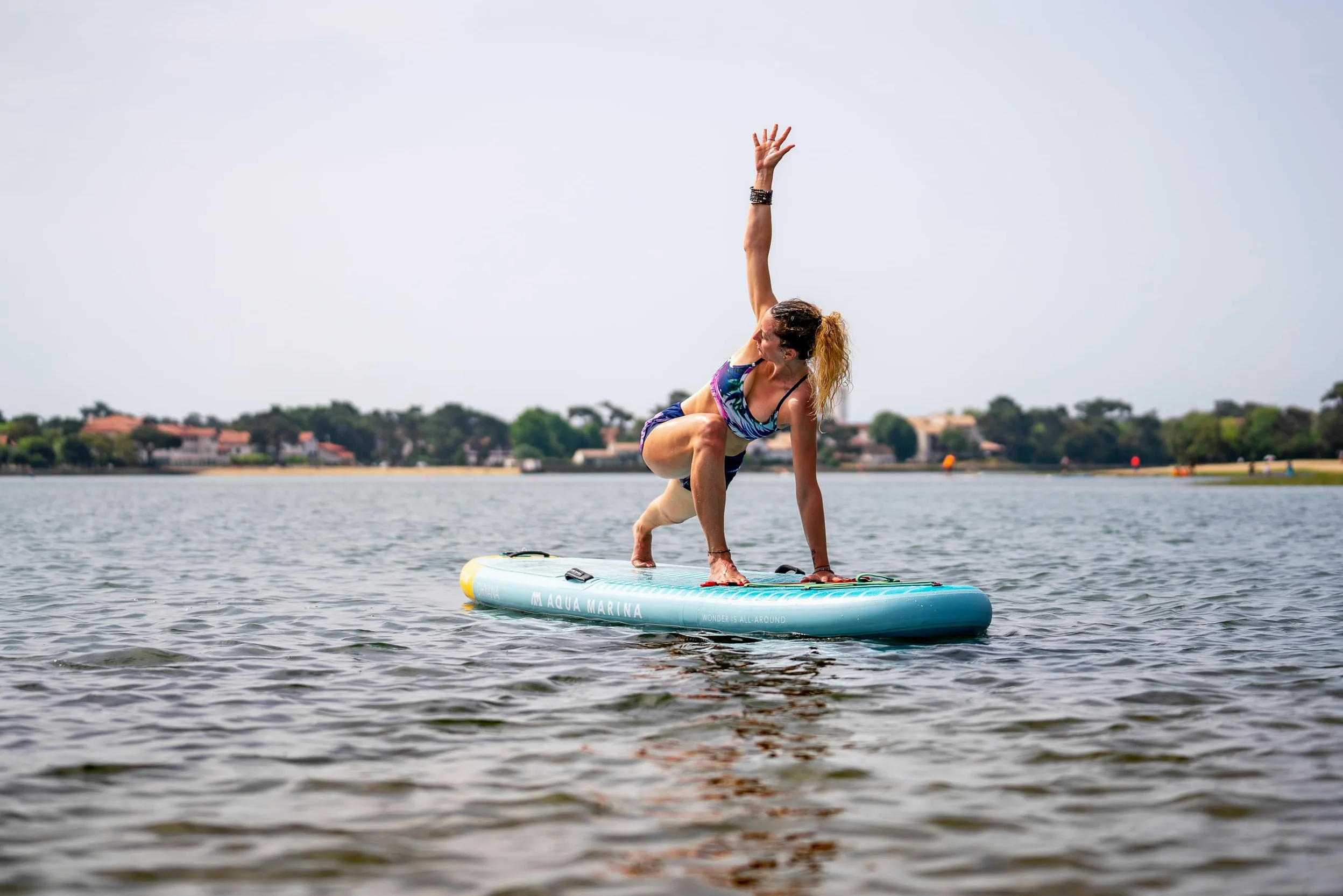 Aqua Marina Dhyana - Tabla de Remo Inflable (325 cm de Largo, 325 cm), Color Turquesa
