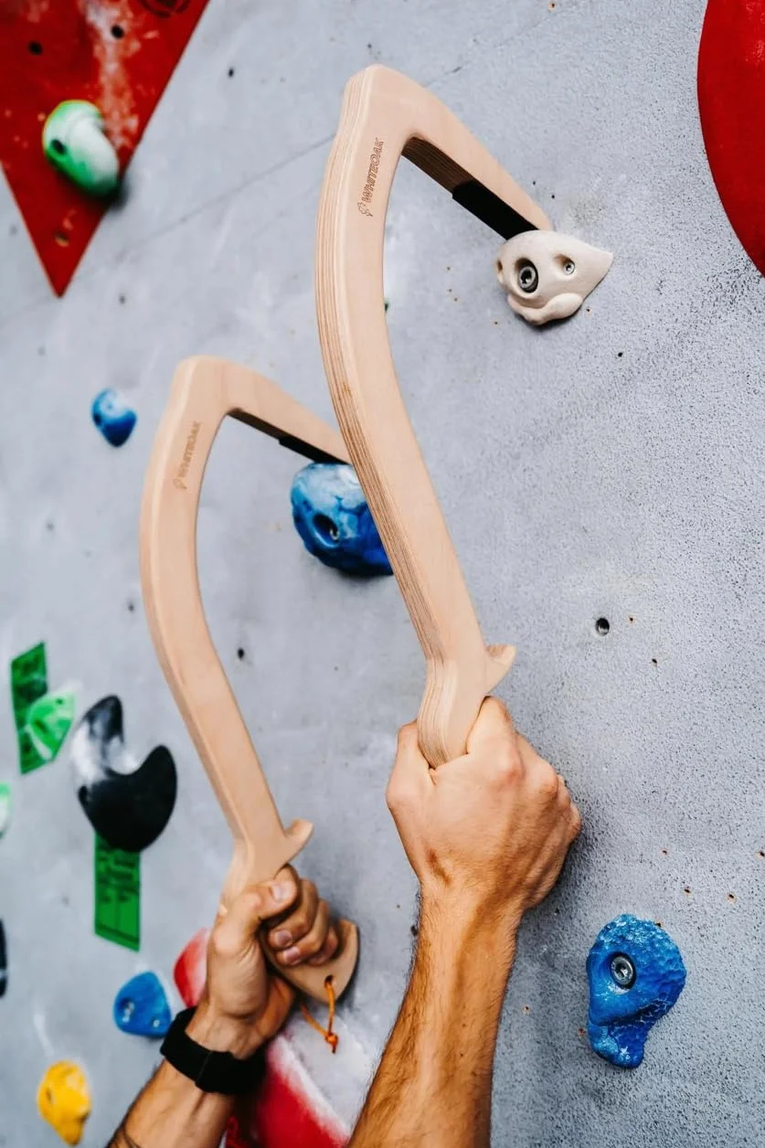 Whiteoak - Piolet de madera para entrenamiento en interiores para escalada en hielo, herramientas secas y entrenamiento de escalada, accesorios para equipo de escalada con punta de goma Vibram, 1 par