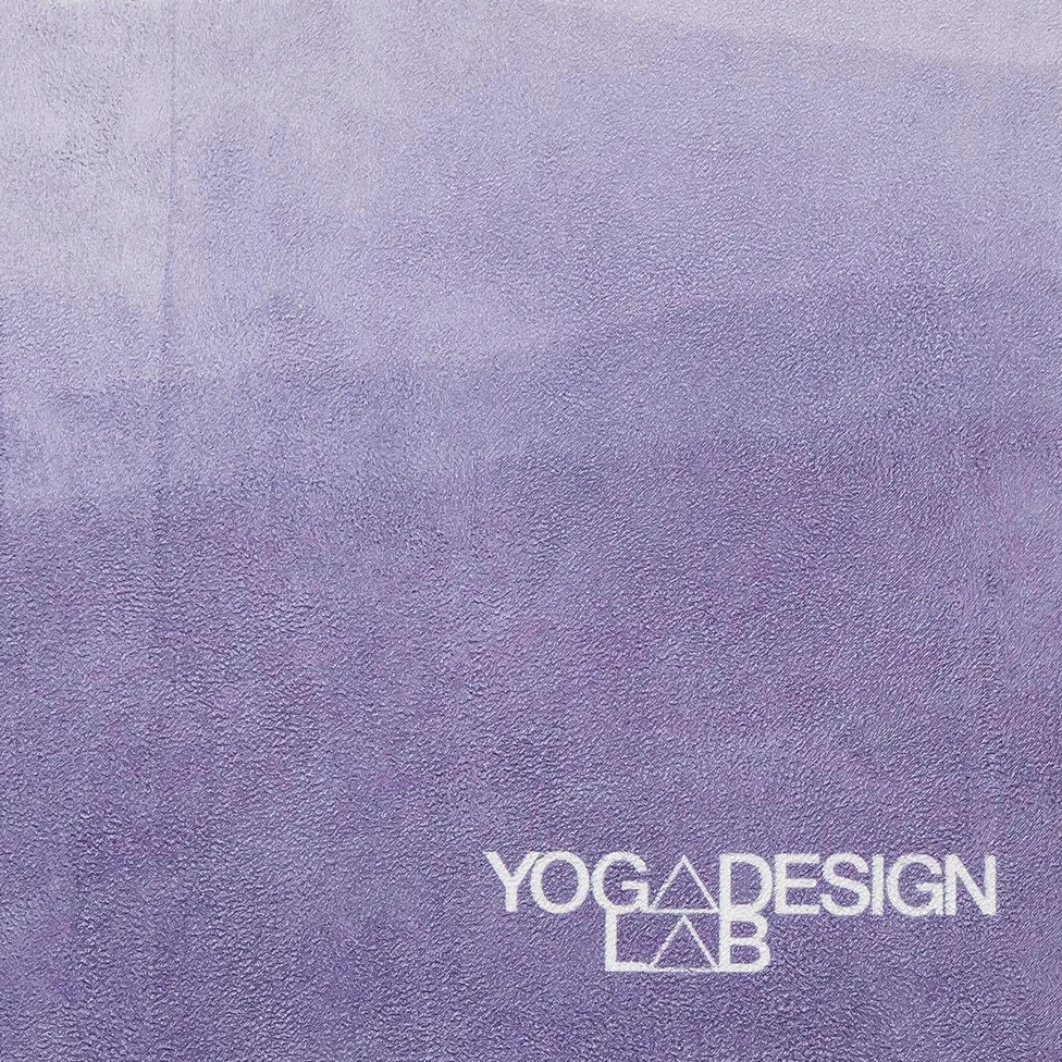 YOGA DESIGN LAB - Esterilla de yoga combinada 2 en 1 + toalla | Eco Luxury | Ideal para yoga caliente, poder, Bikram, Ashtanga, sudor | Calidad de estudio | Incluye correa de transporte