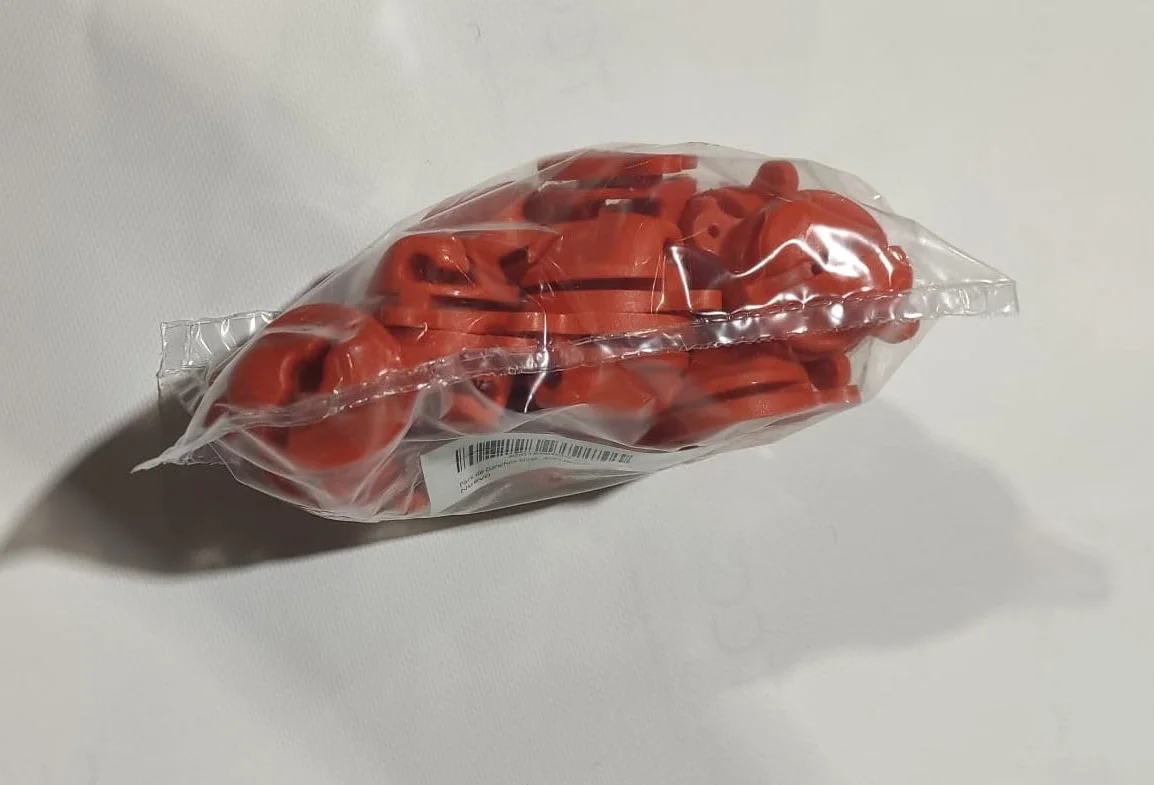 Pack de Ganchos universales antilesión para porterías de fútbol y Balonmano Color Naranja de Nylon inyectado con Tornillo autotaladrante Incluido