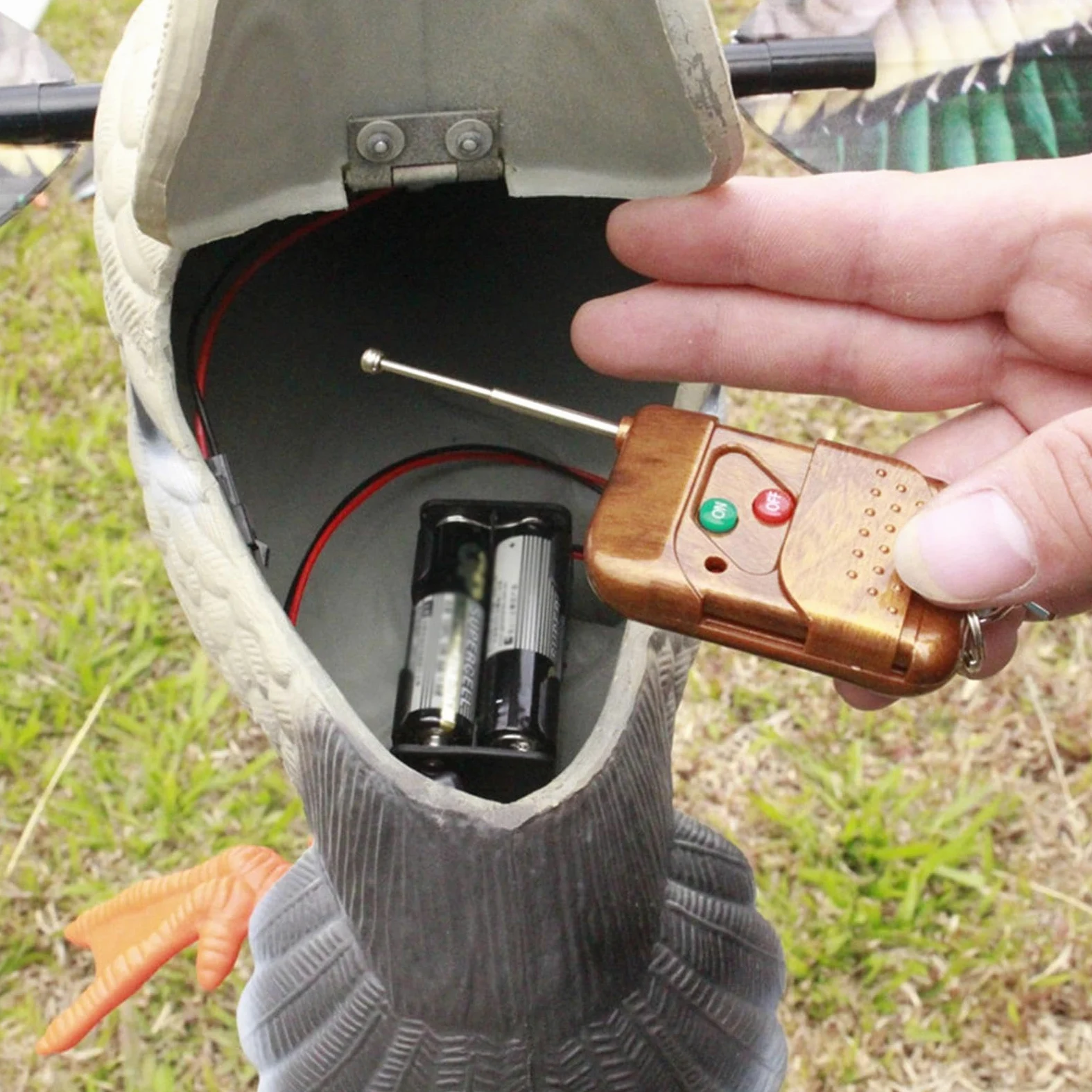 Señuelos de caza de patos, señuelos eléctricos de 6 V, control remoto, señuelo de pato giratorio con movimiento de ala | señuelo flexible de pato Mallard Spinnings, ala giratoria al aire libre, pato