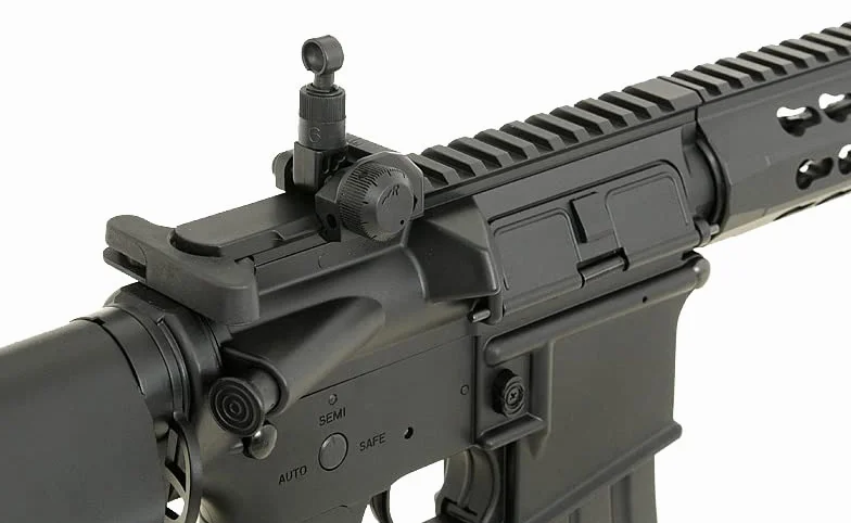 Fusil réplica M4 Airsoft Negra Modelo CM.515 de la Marca Cyma. Potencia 1 Julio. Incluye batería y Cargador de batería