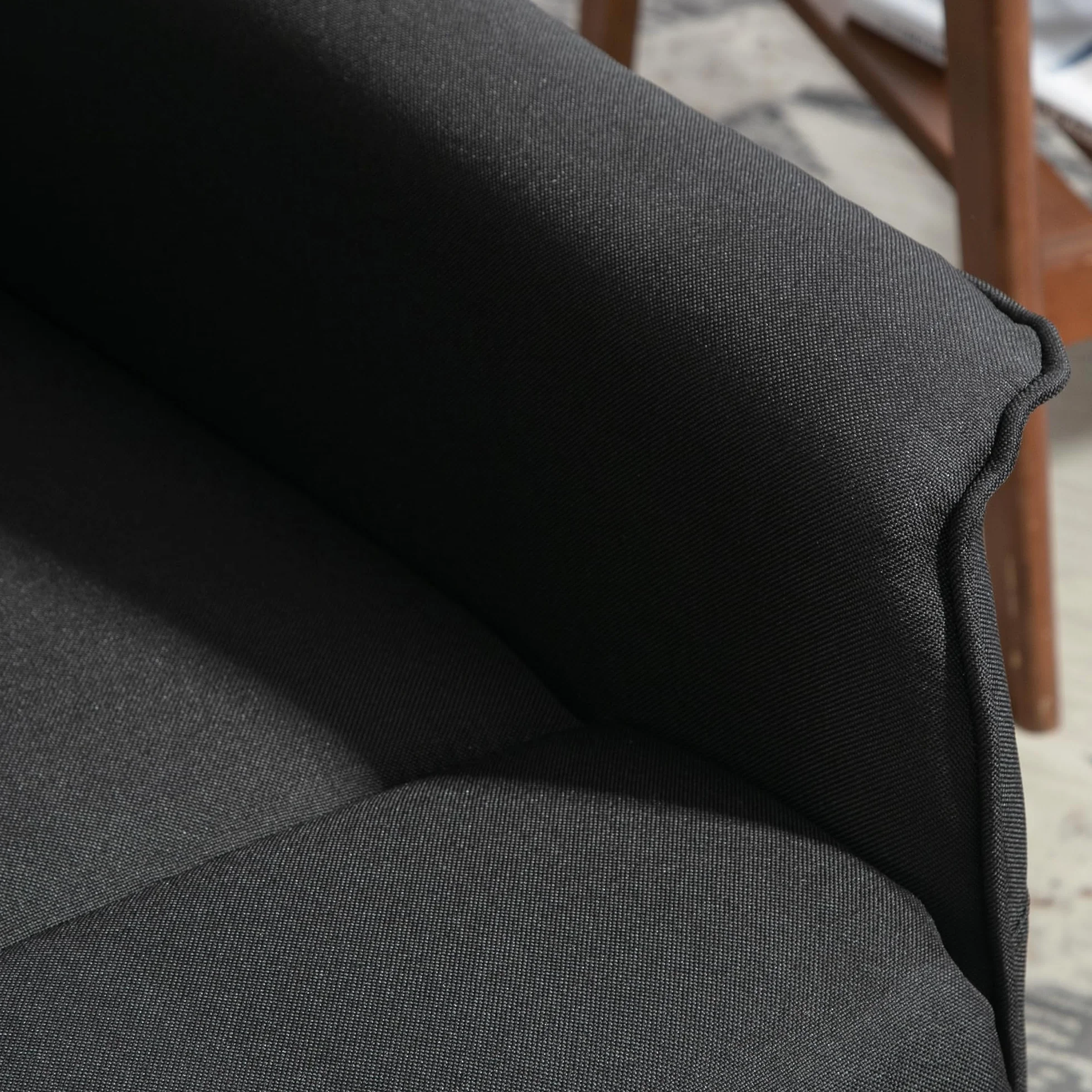 HOMCOM Sillón Relax Reclinable Eléctrico Levanta Personas, Sillón Elevador con Control Remoto, Reposapiés, Tapizado en Lino, Negro